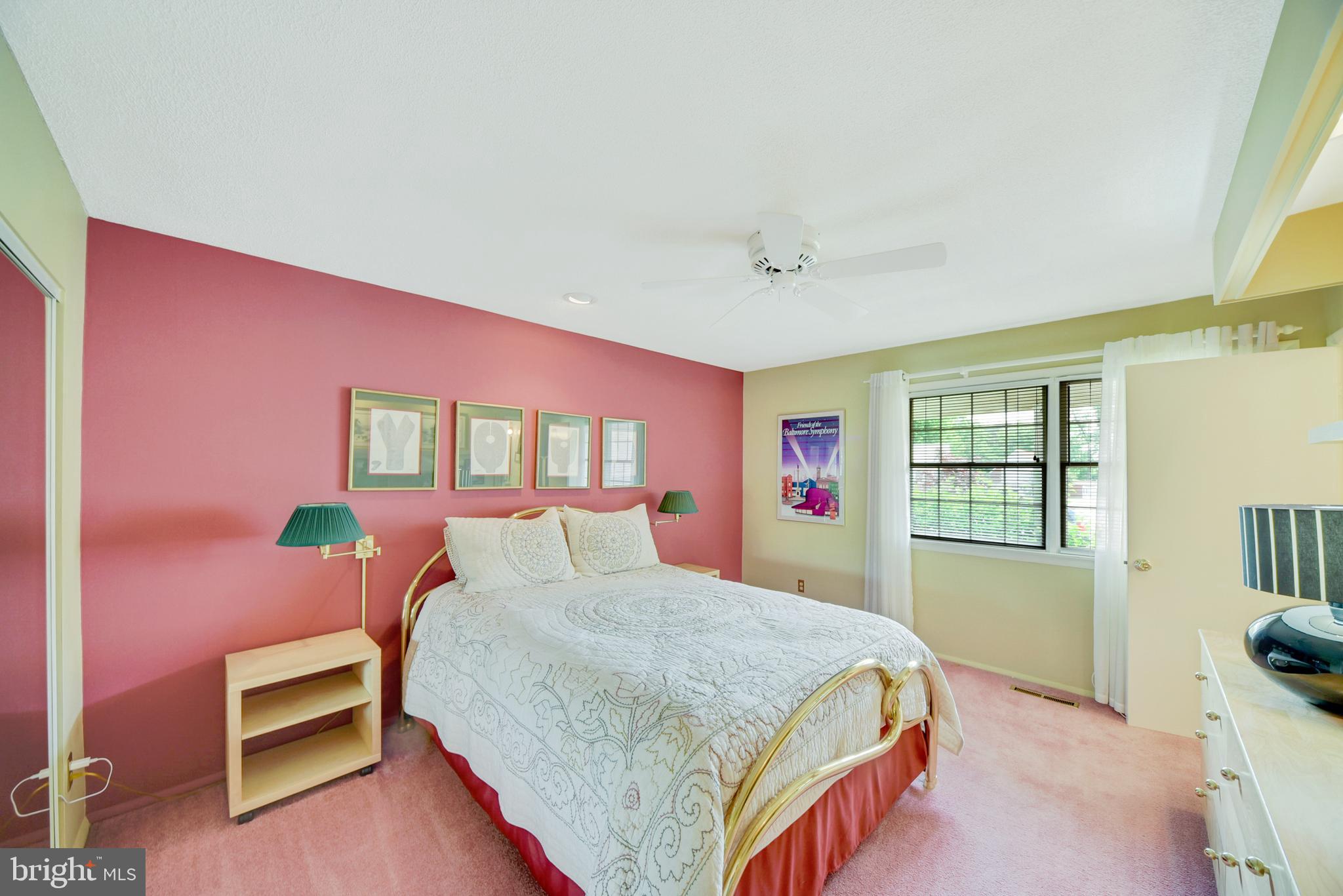 HALLMARK MANOR - Residential