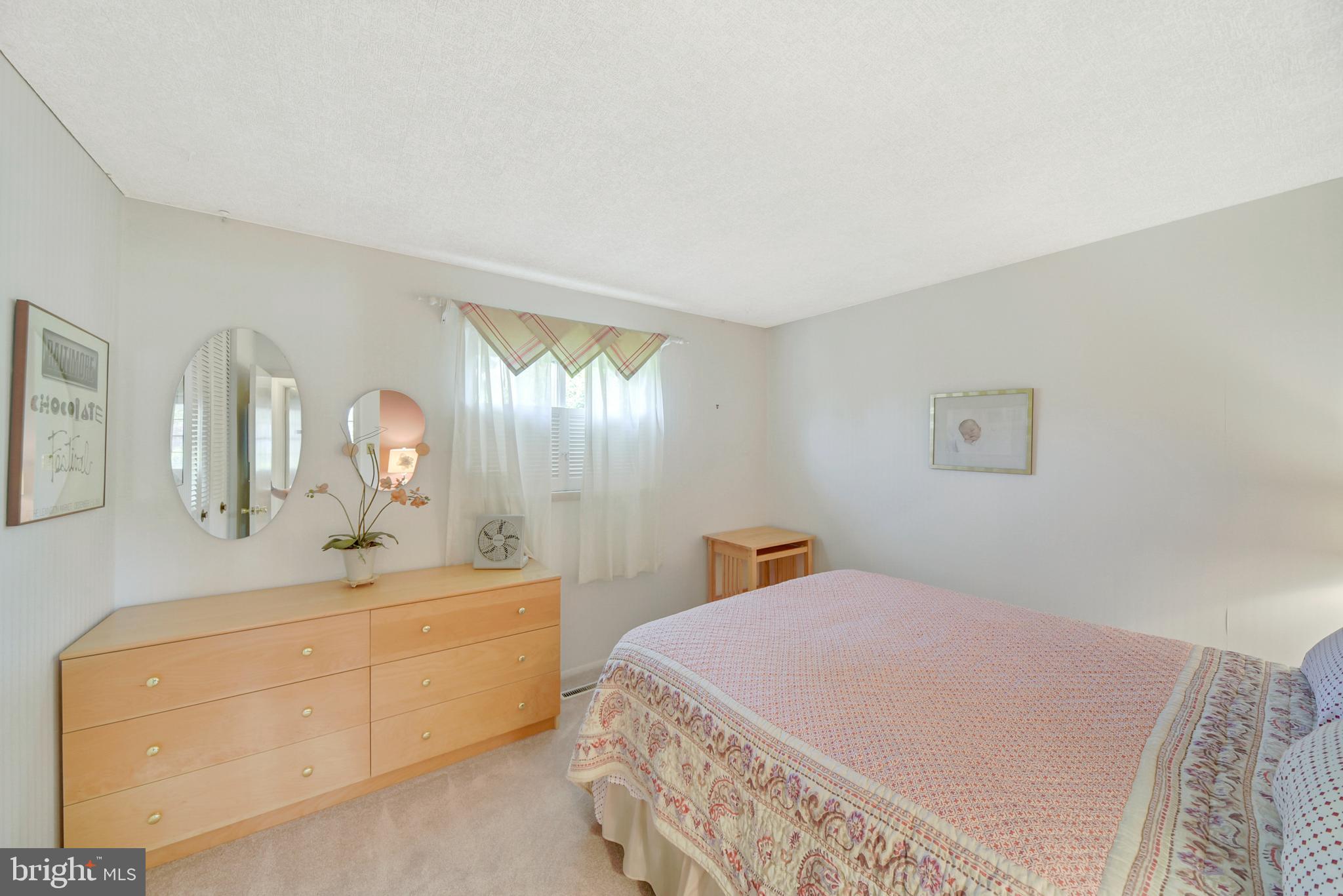 HALLMARK MANOR - Residential