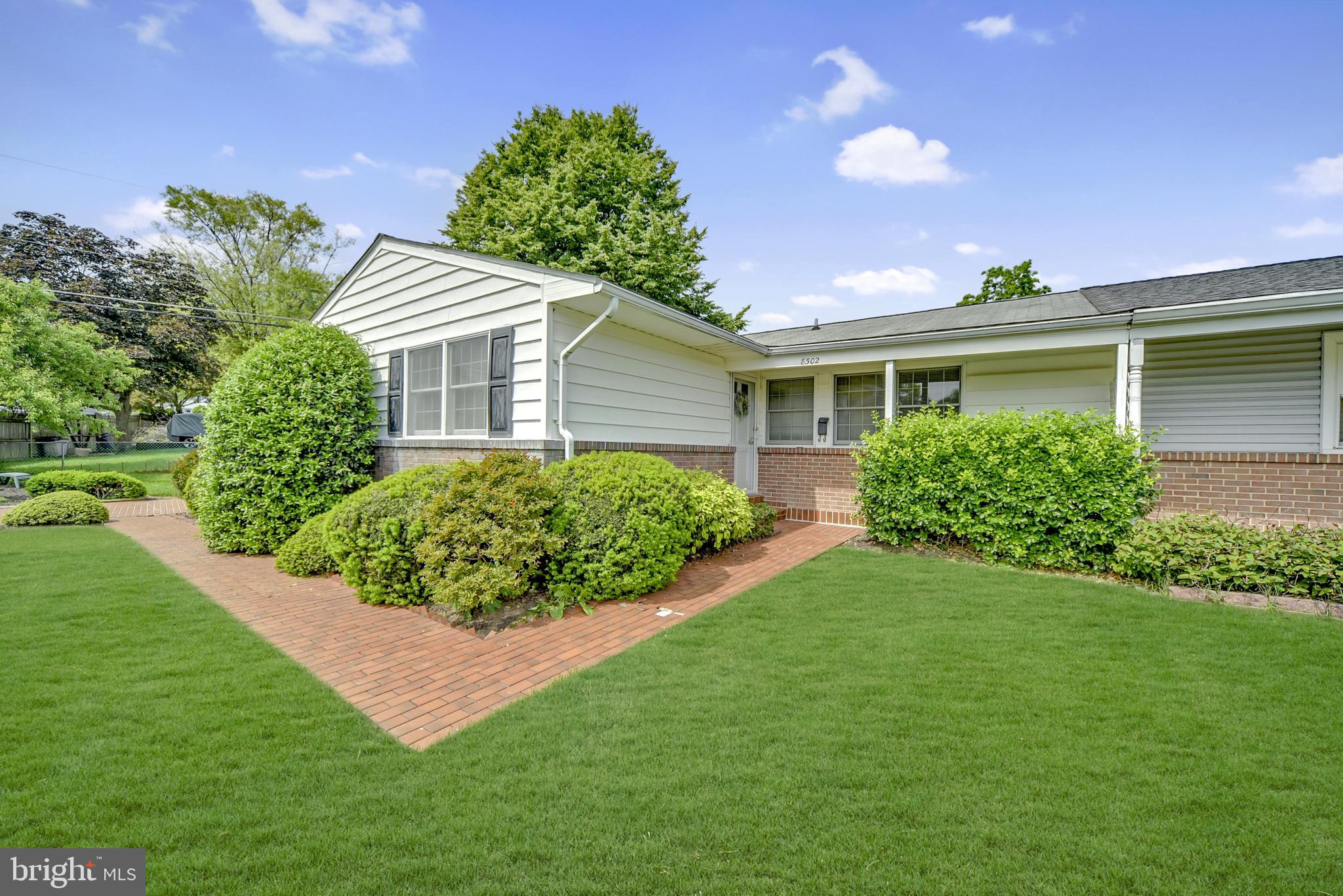 HALLMARK MANOR - Residential