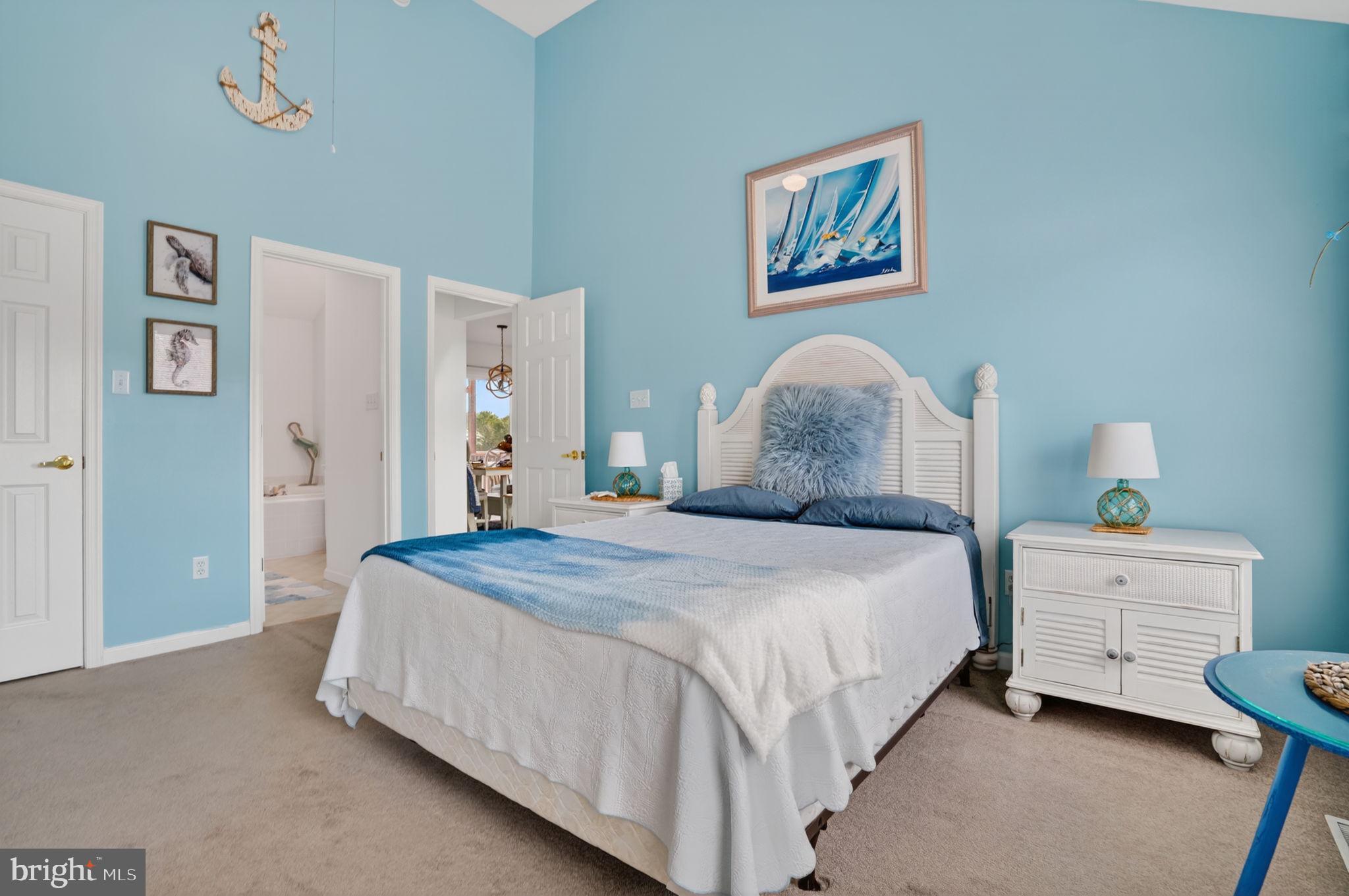 CAPTAIN'S COVE - Residential