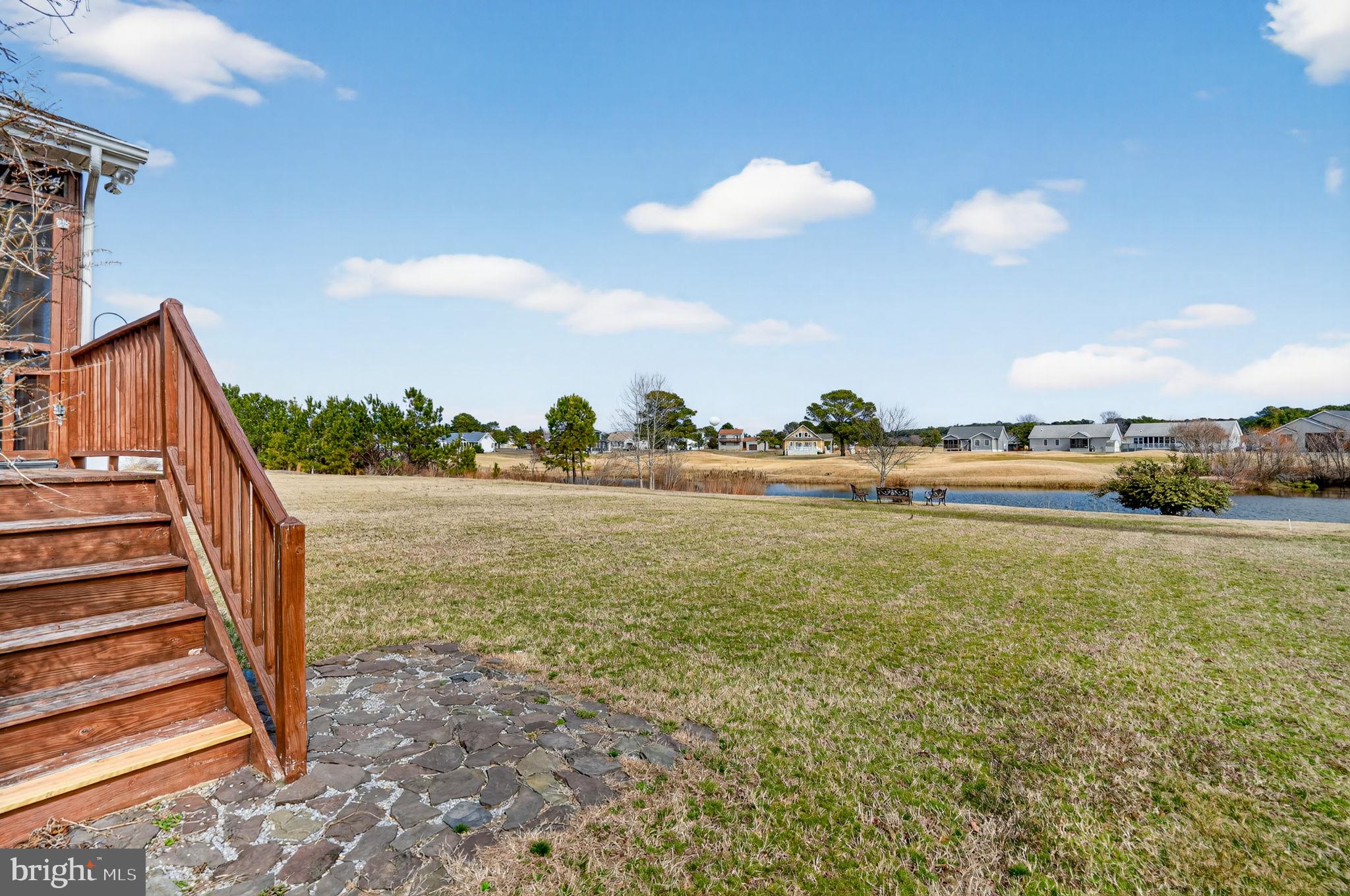 CAPTAIN'S COVE - Residential