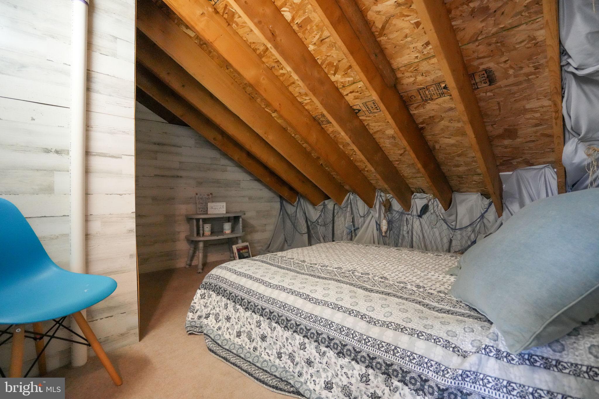 CAPTAIN'S COVE - Residential