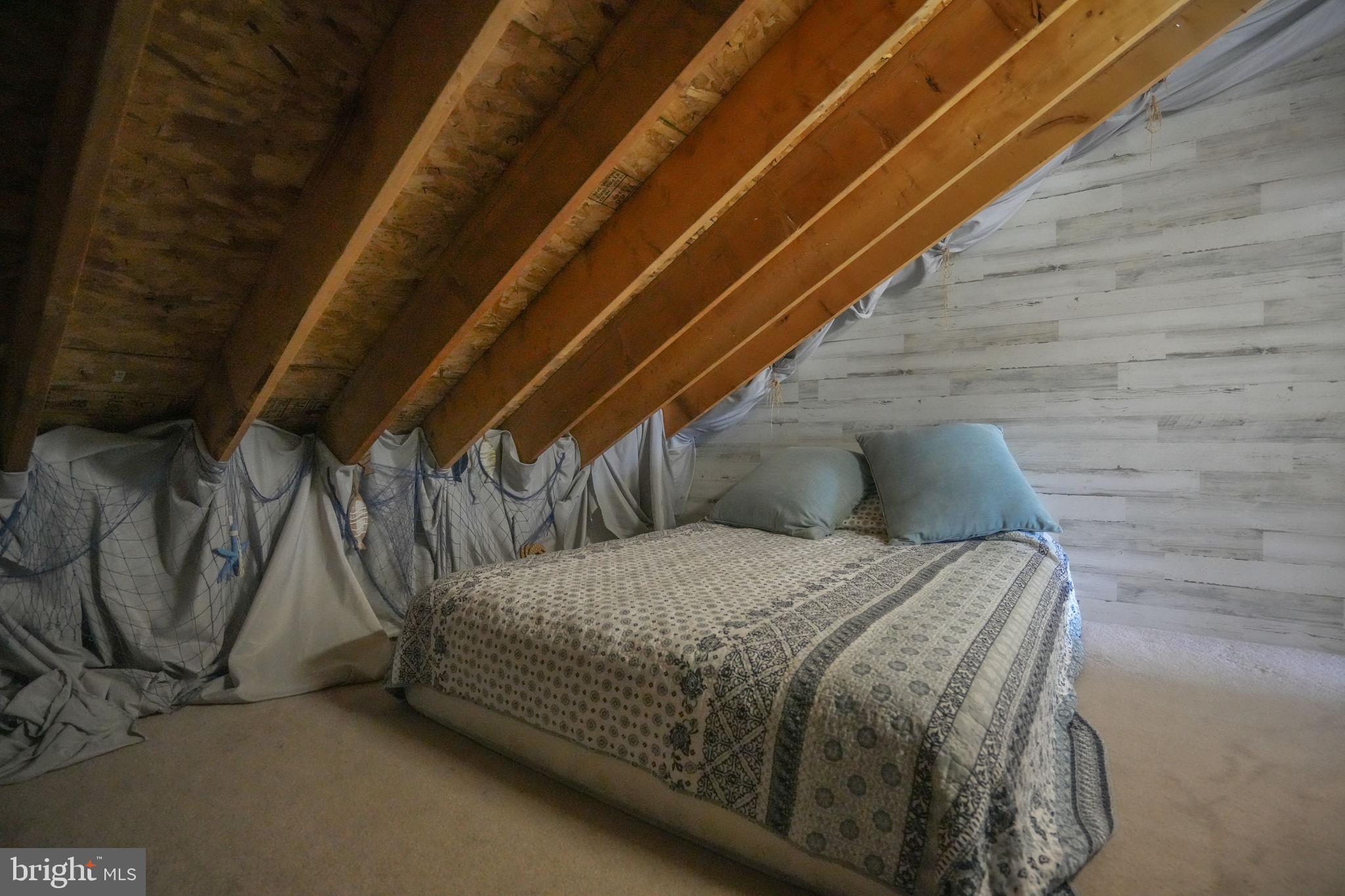 CAPTAIN'S COVE - Residential