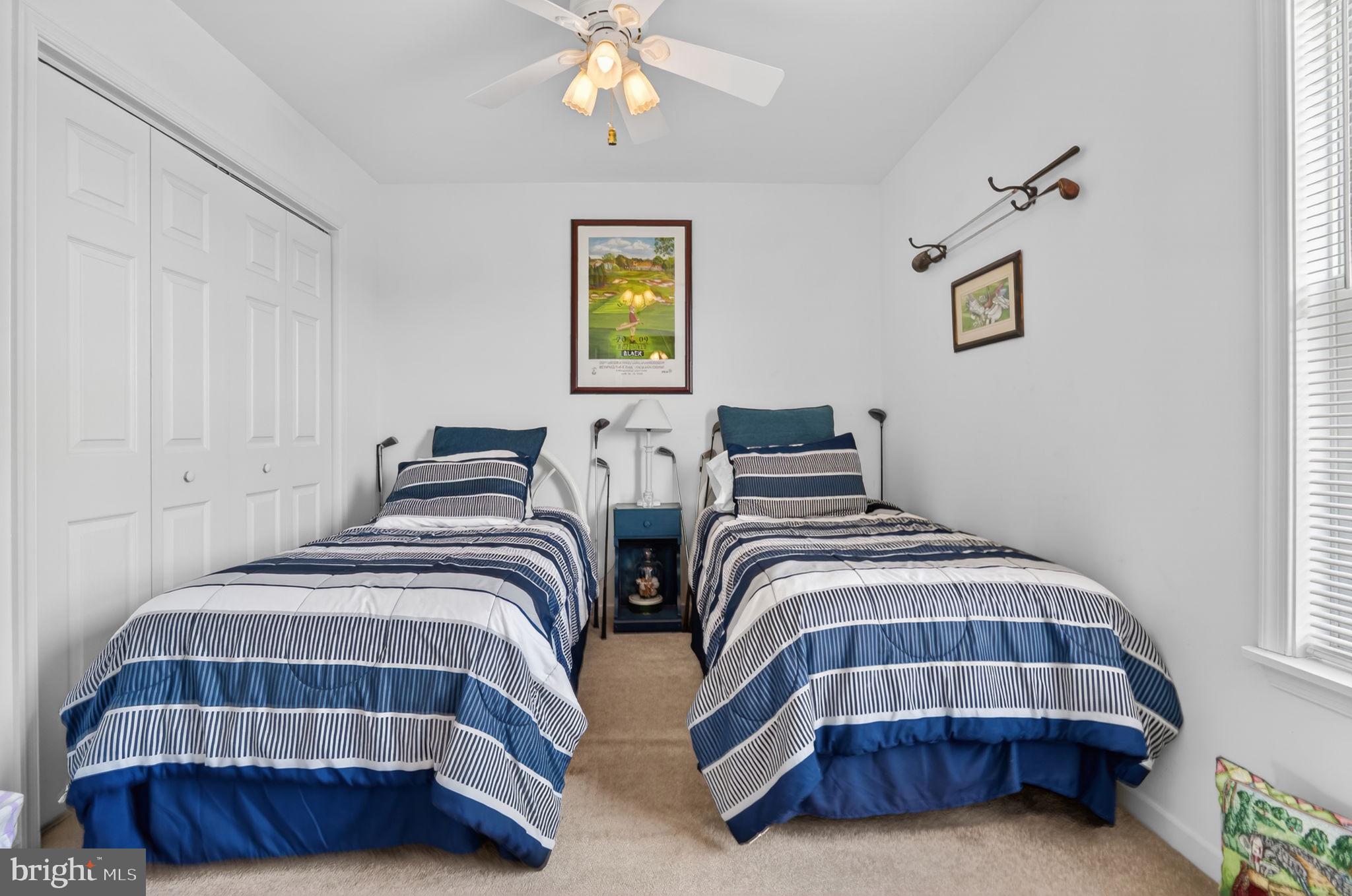 CAPTAIN'S COVE - Residential