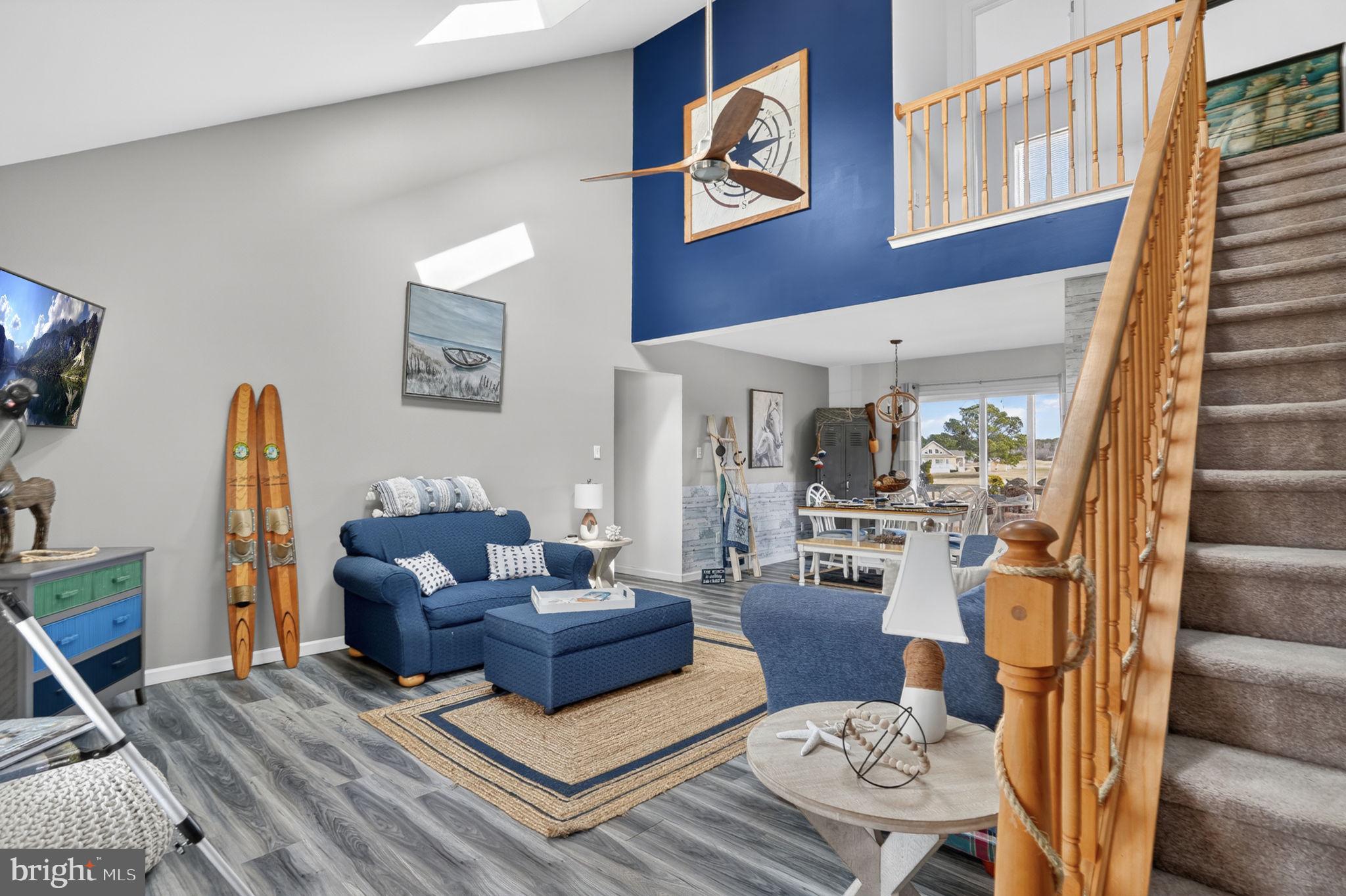 CAPTAIN'S COVE - Residential