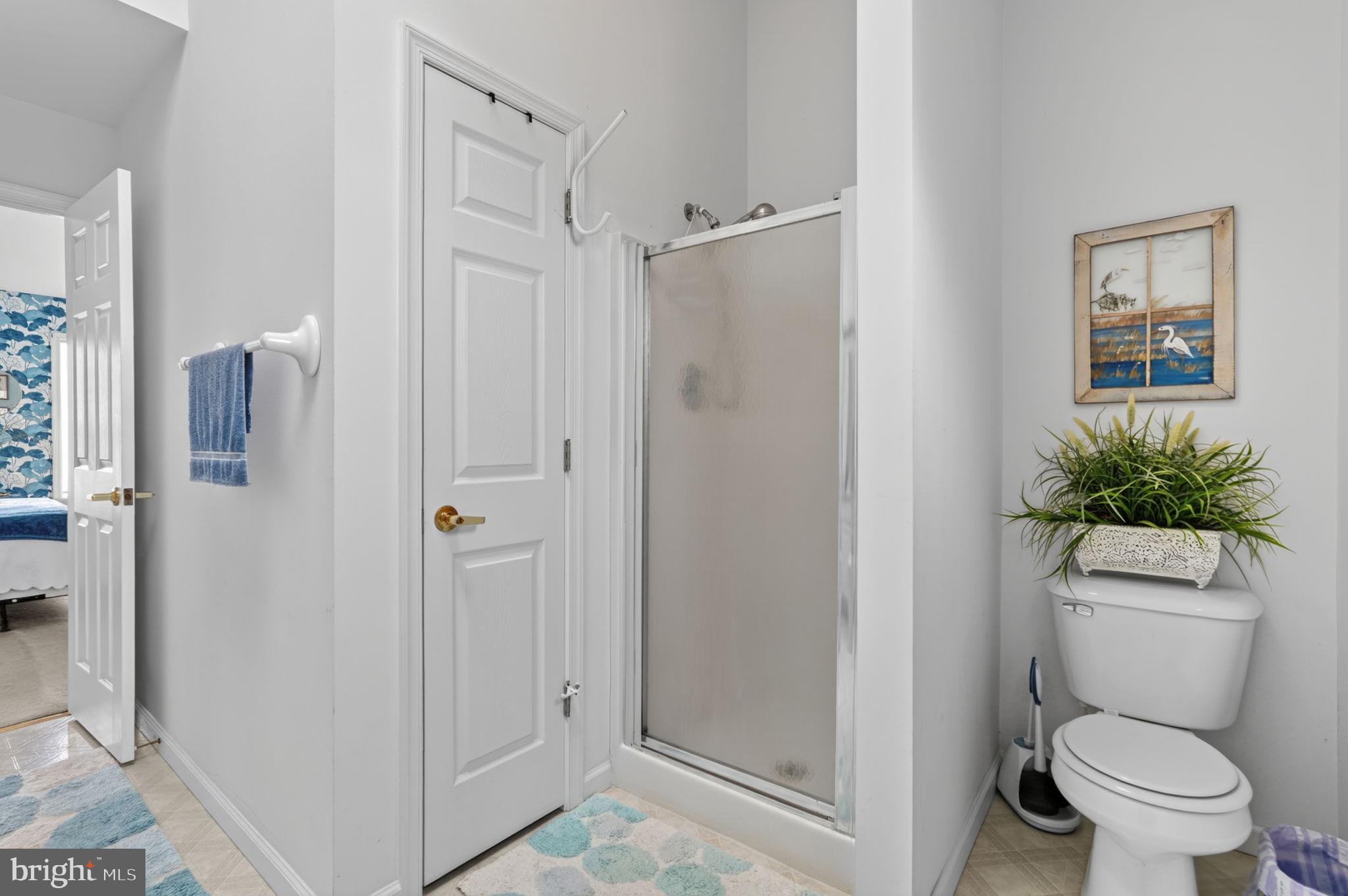 CAPTAIN'S COVE - Residential