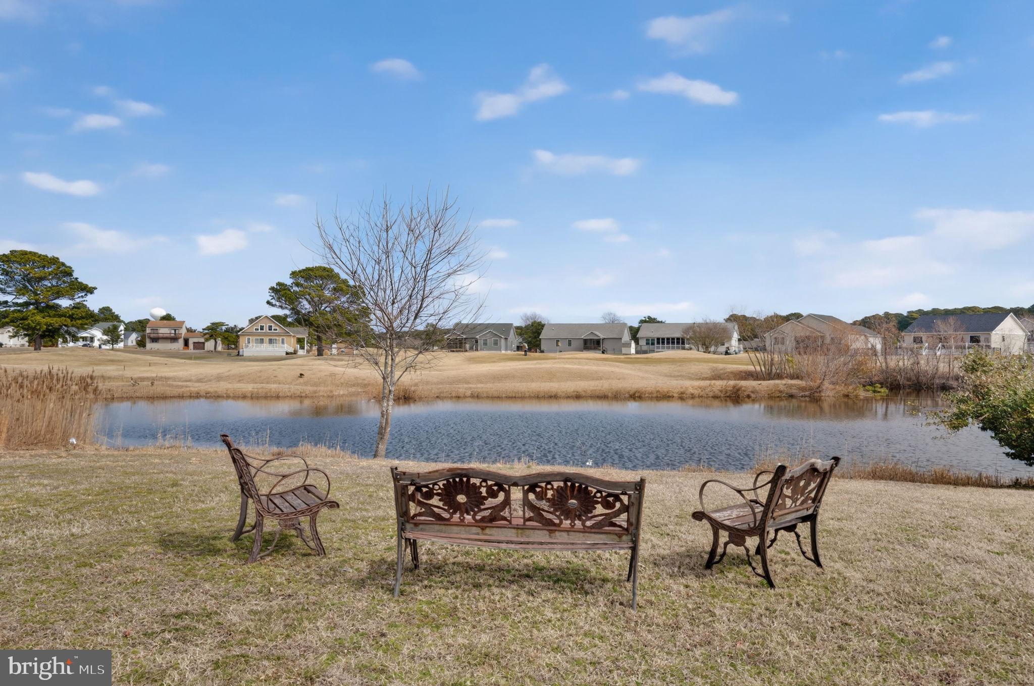 CAPTAIN'S COVE - Residential