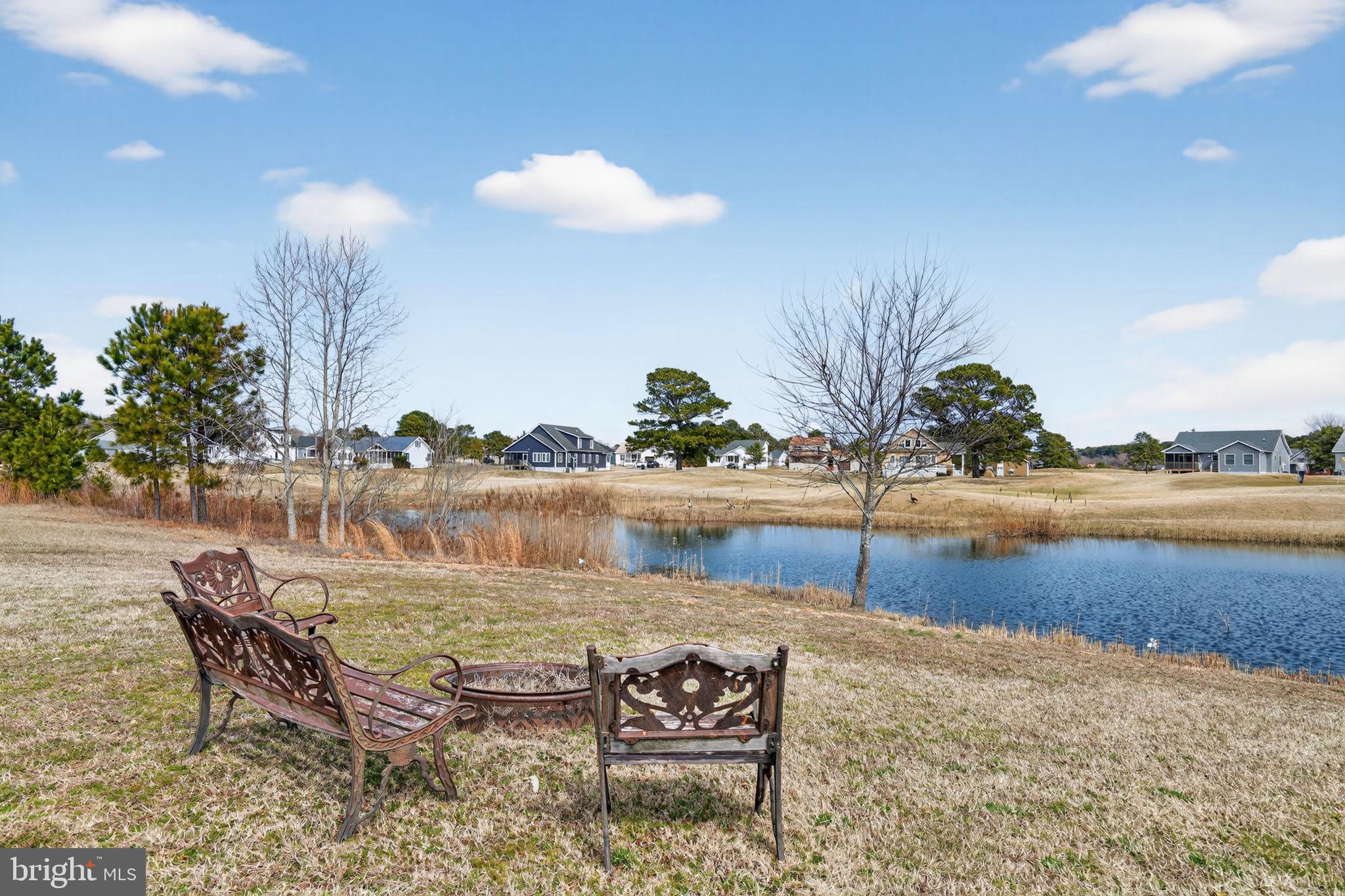 CAPTAIN'S COVE - Residential