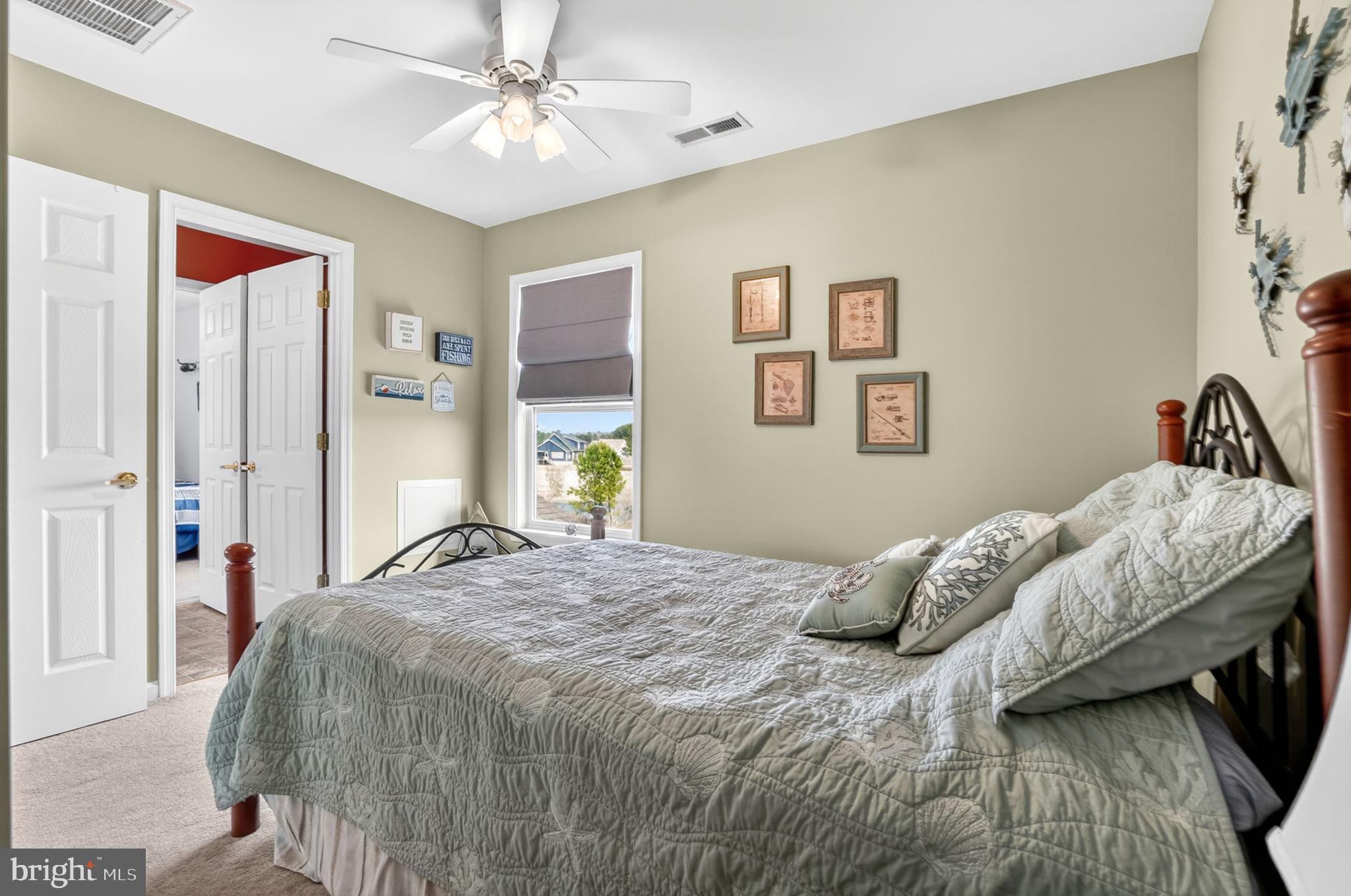 CAPTAIN'S COVE - Residential