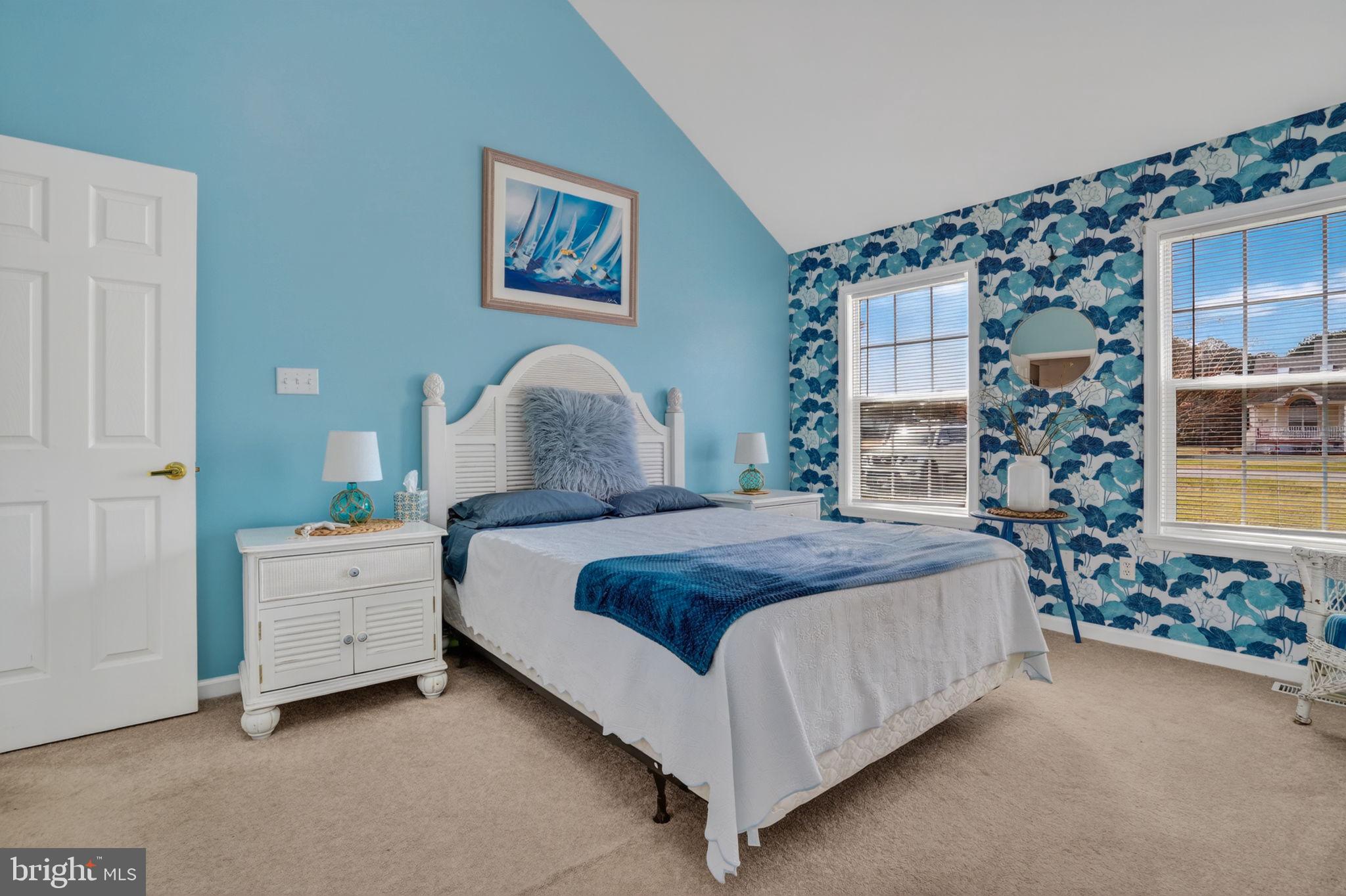 CAPTAIN'S COVE - Residential