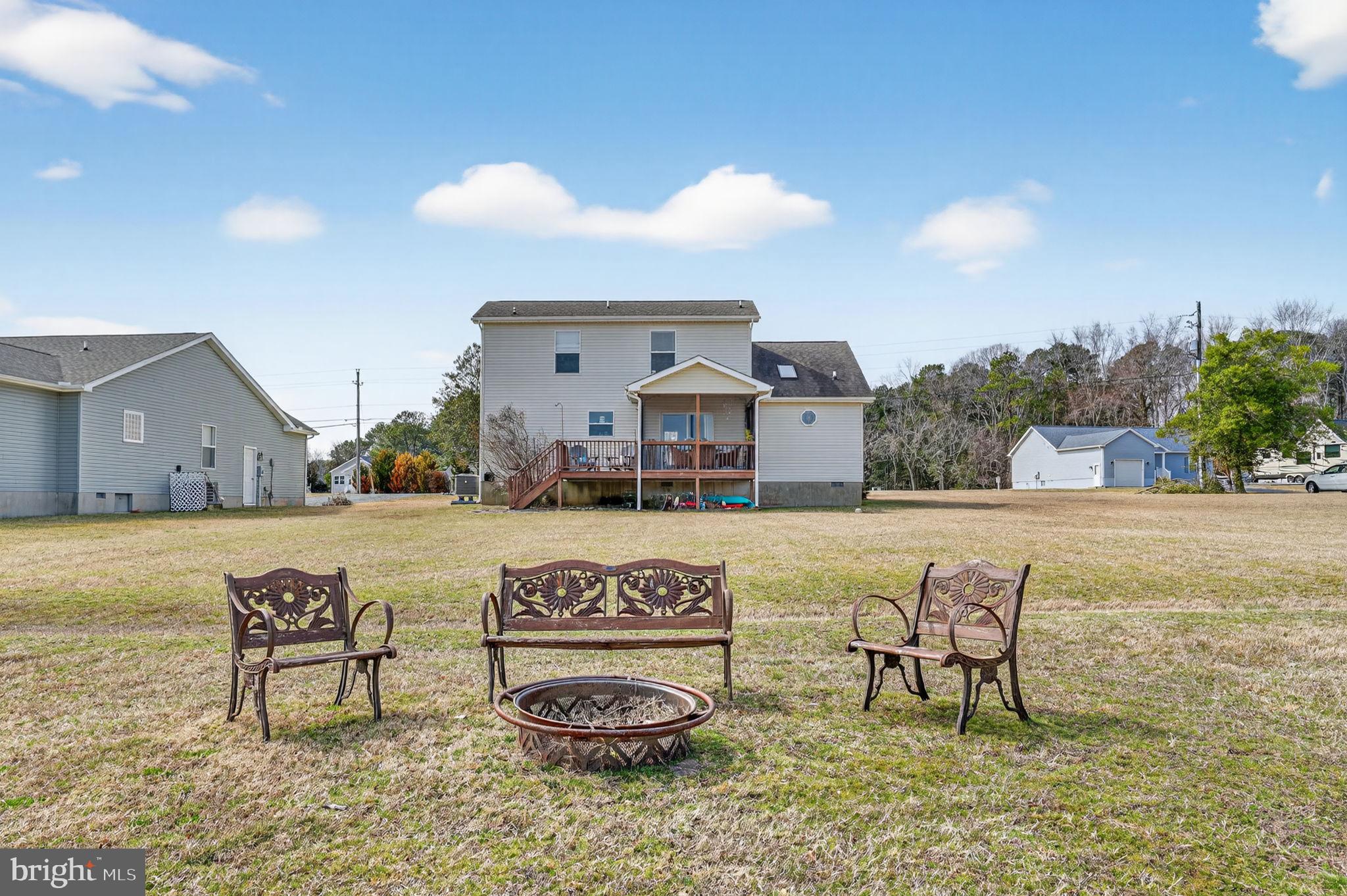 CAPTAIN'S COVE - Residential