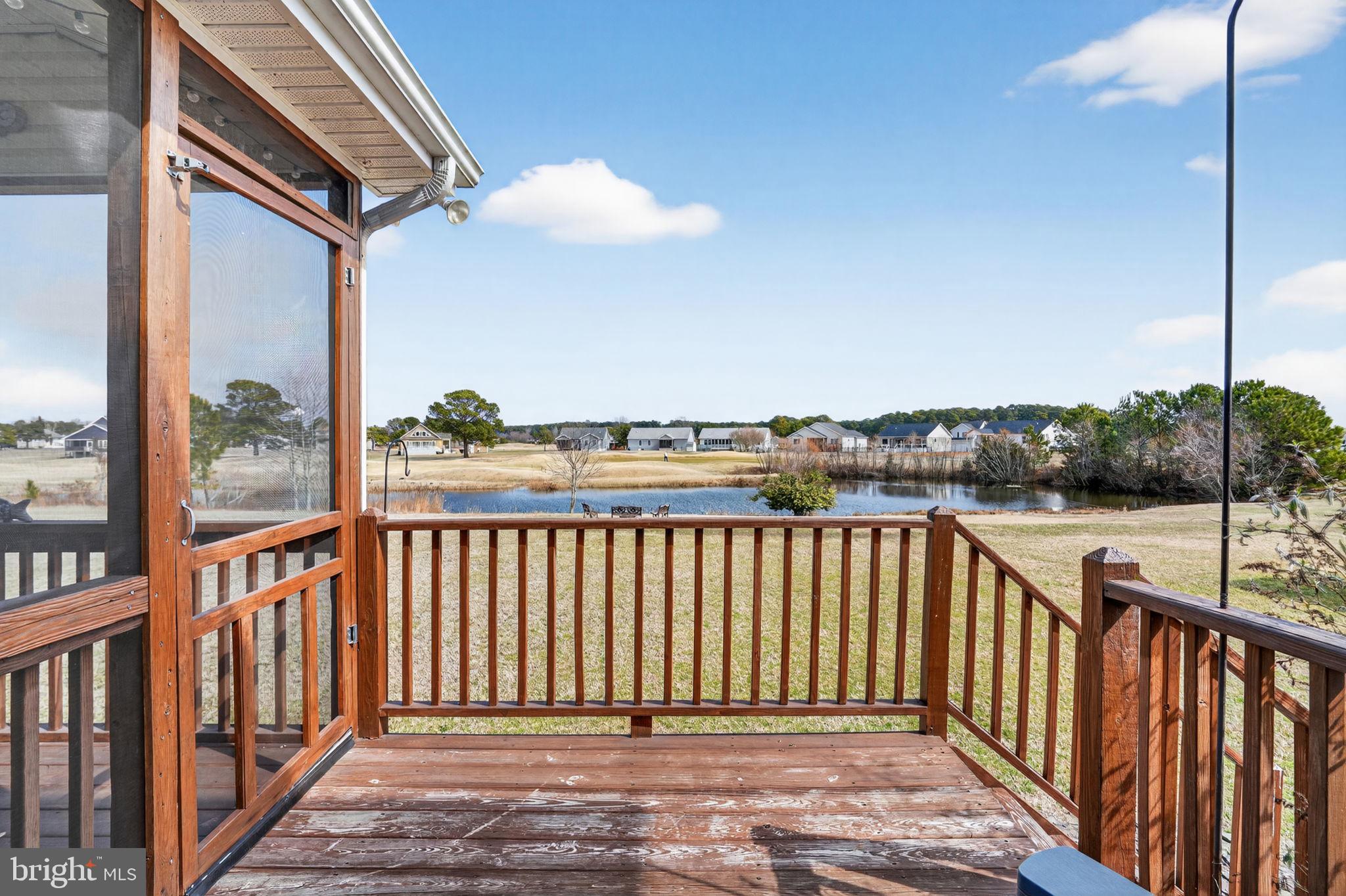 CAPTAIN'S COVE - Residential