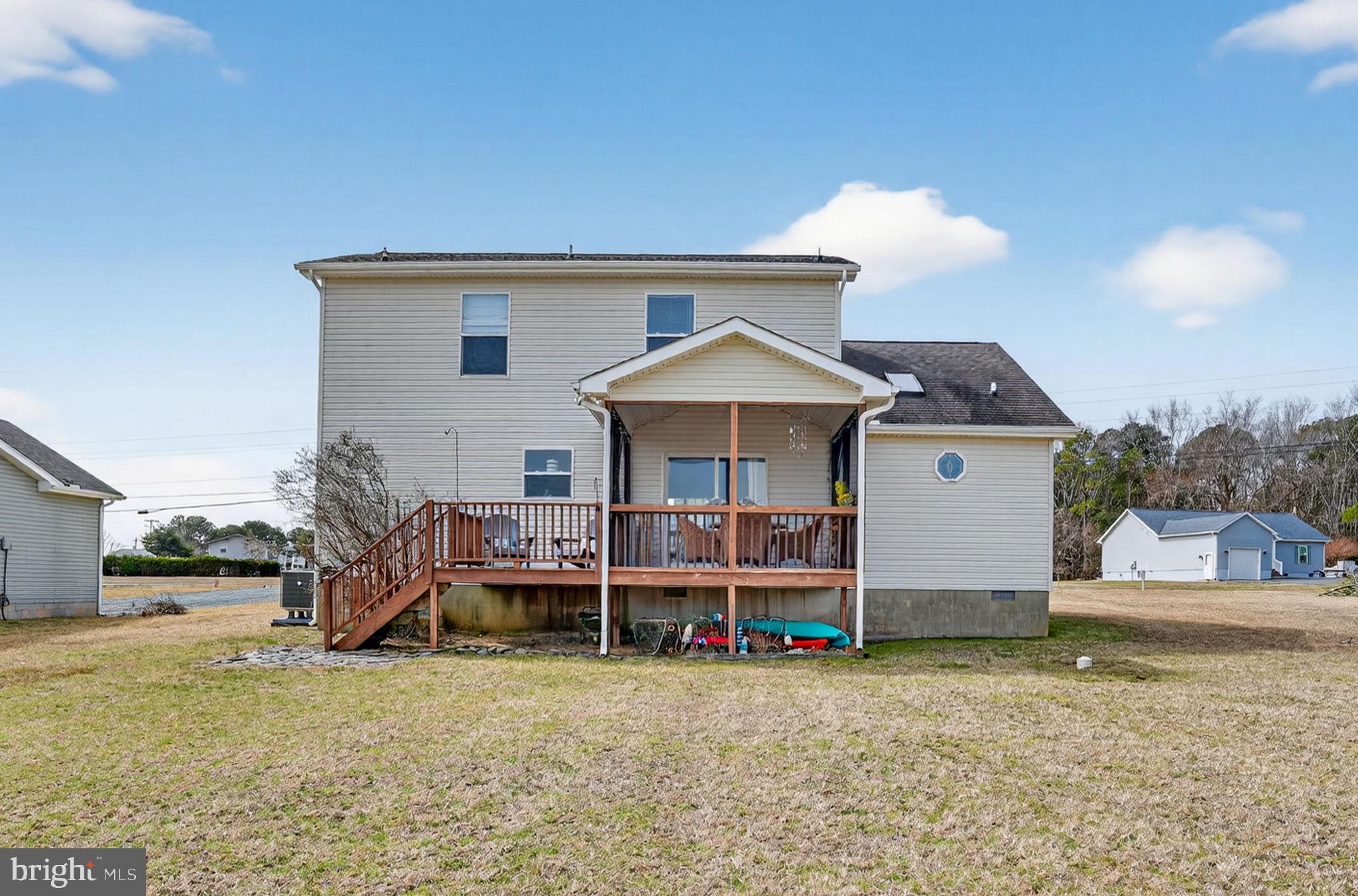 CAPTAIN'S COVE - Residential