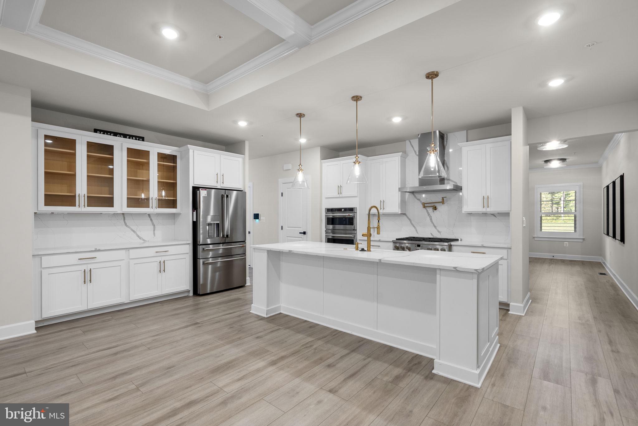 8547 LALLYBROCH LANE
