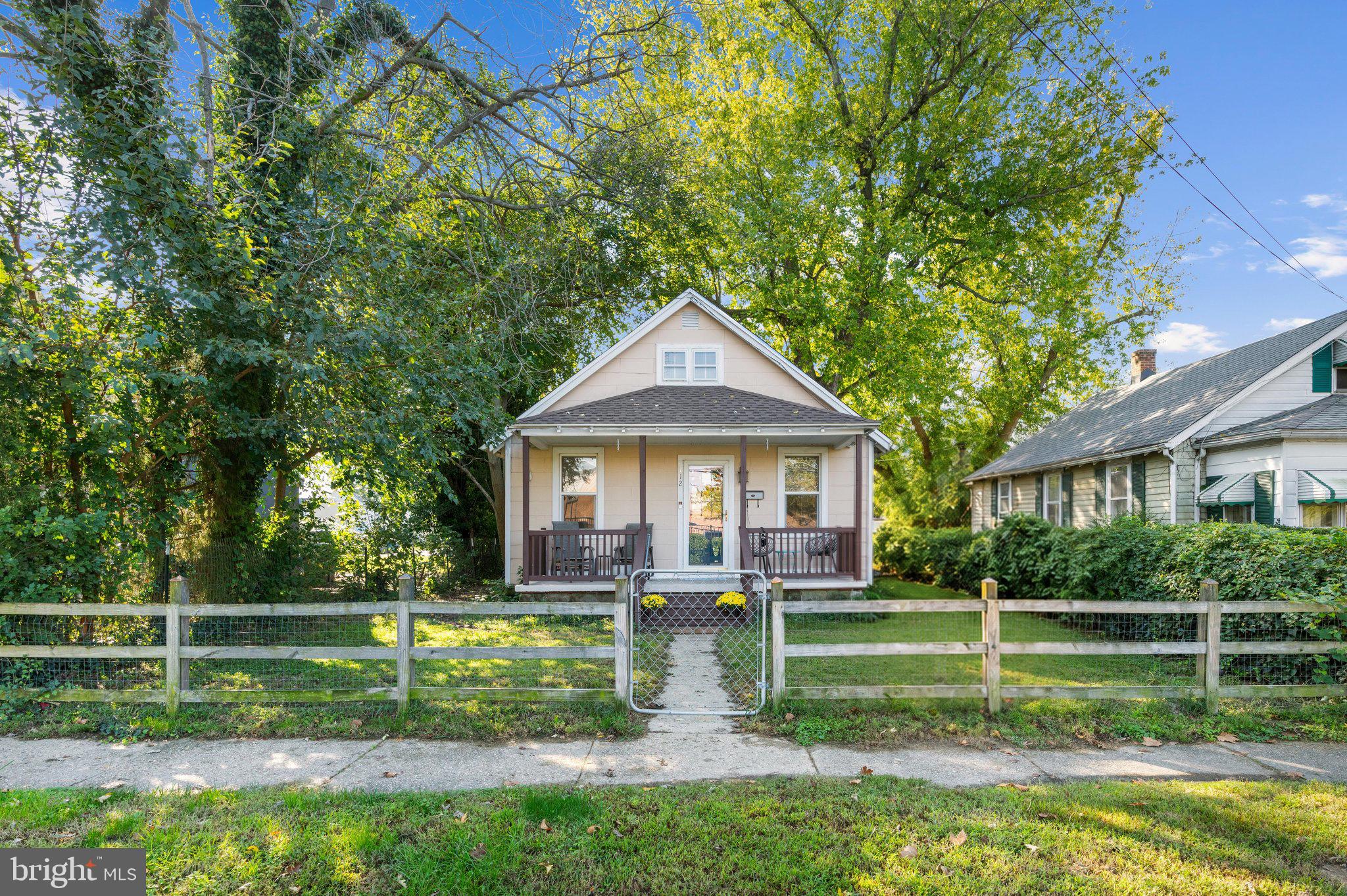 112 GLENWOOD AVENUE W