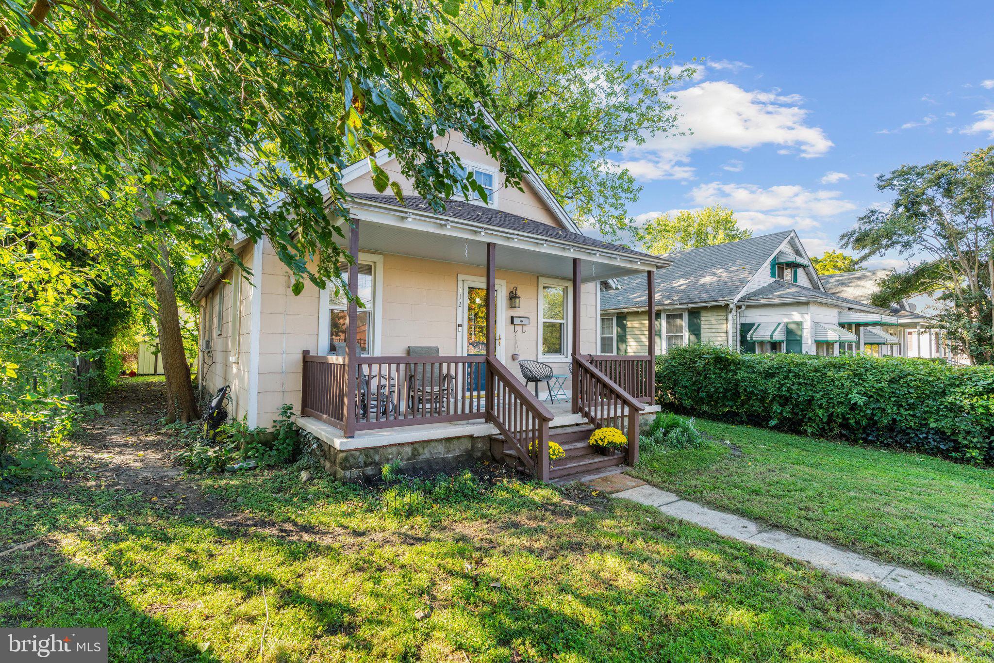112 GLENWOOD AVENUE W