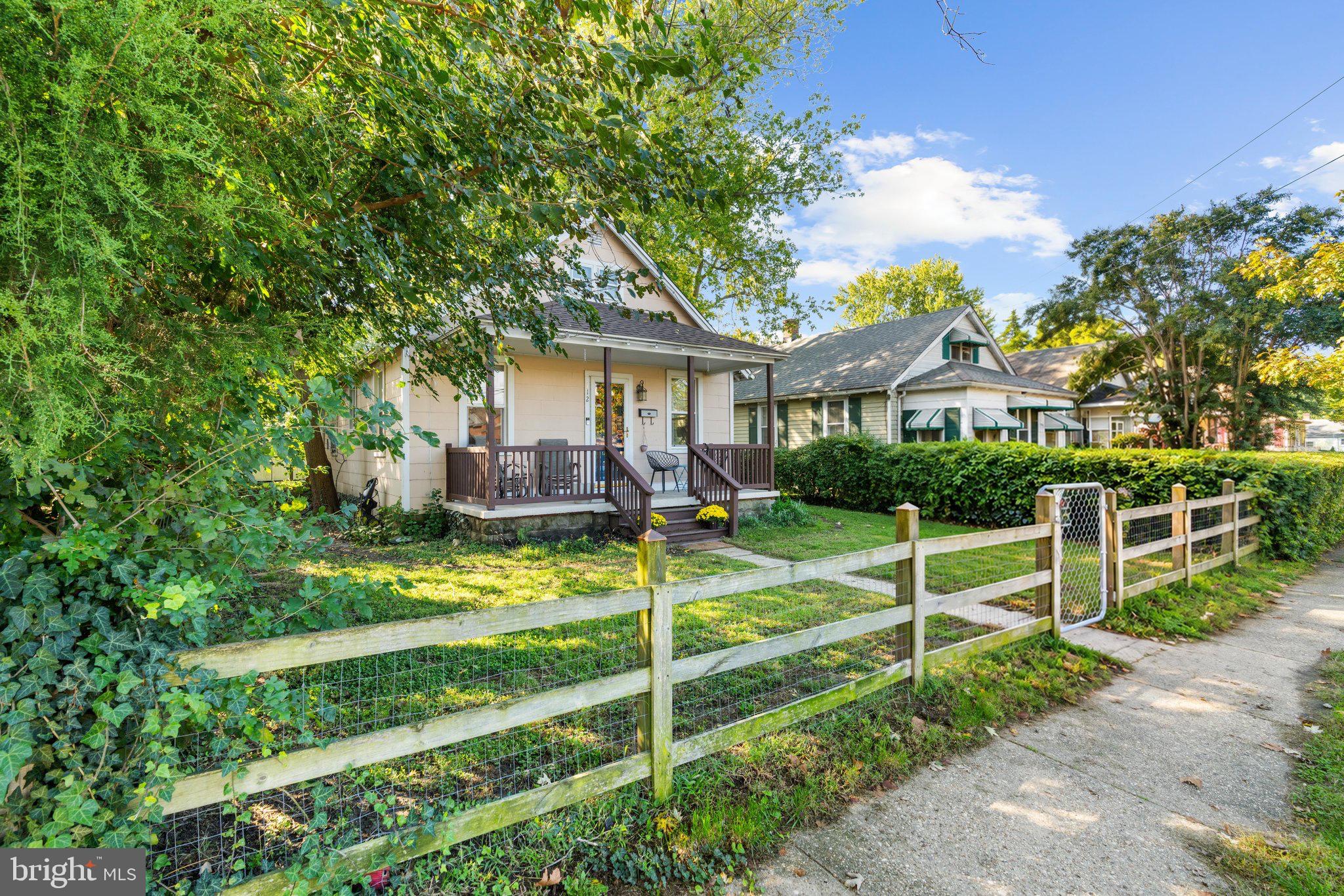112 GLENWOOD AVENUE W