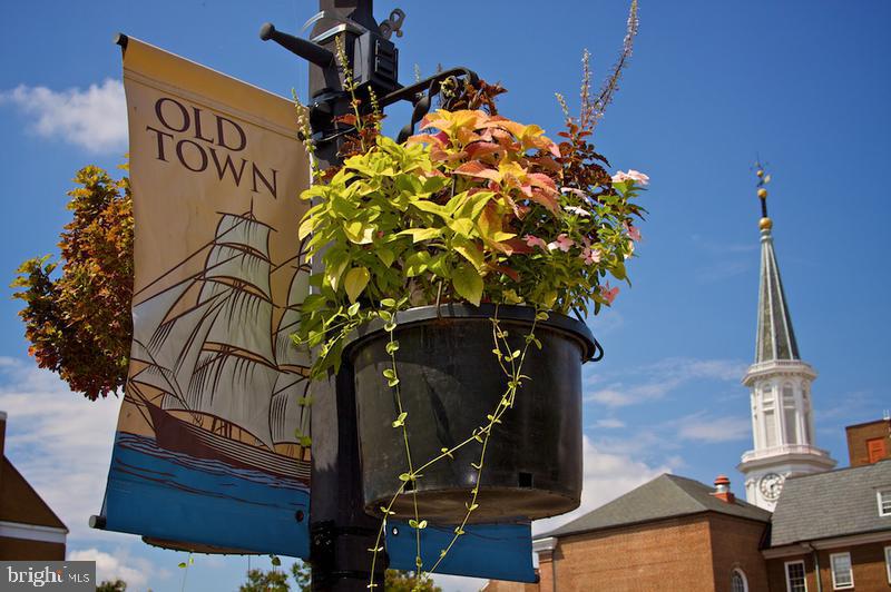 THE ROYALTON - Residential Lease