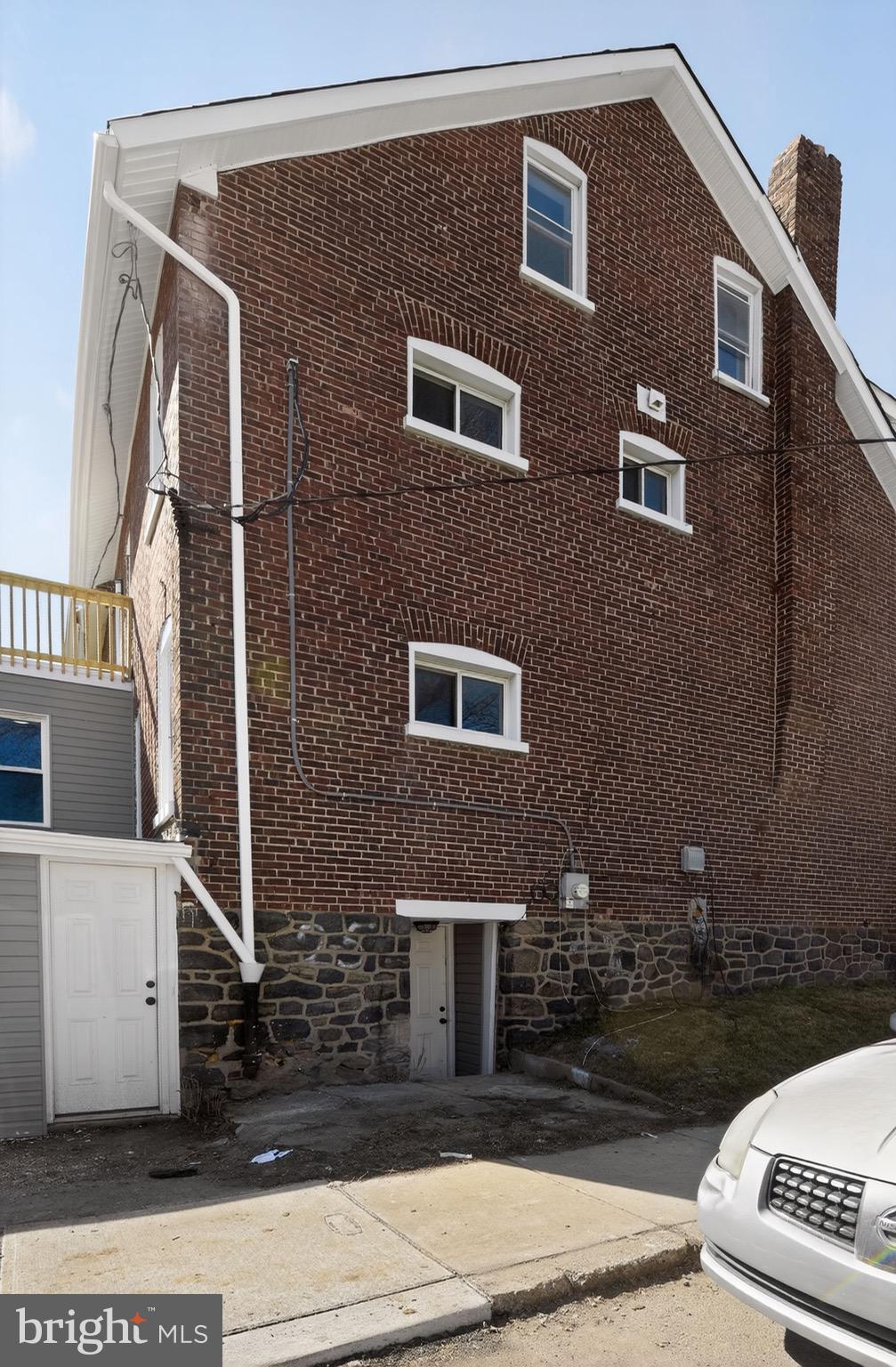 2420 N MADISON STREET