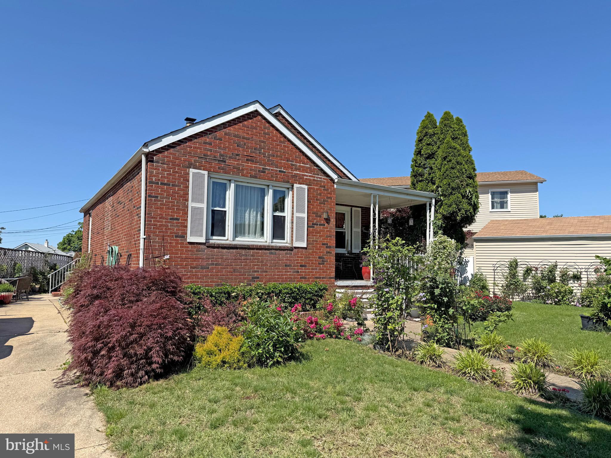 24 LOMBARDY DRIVE
