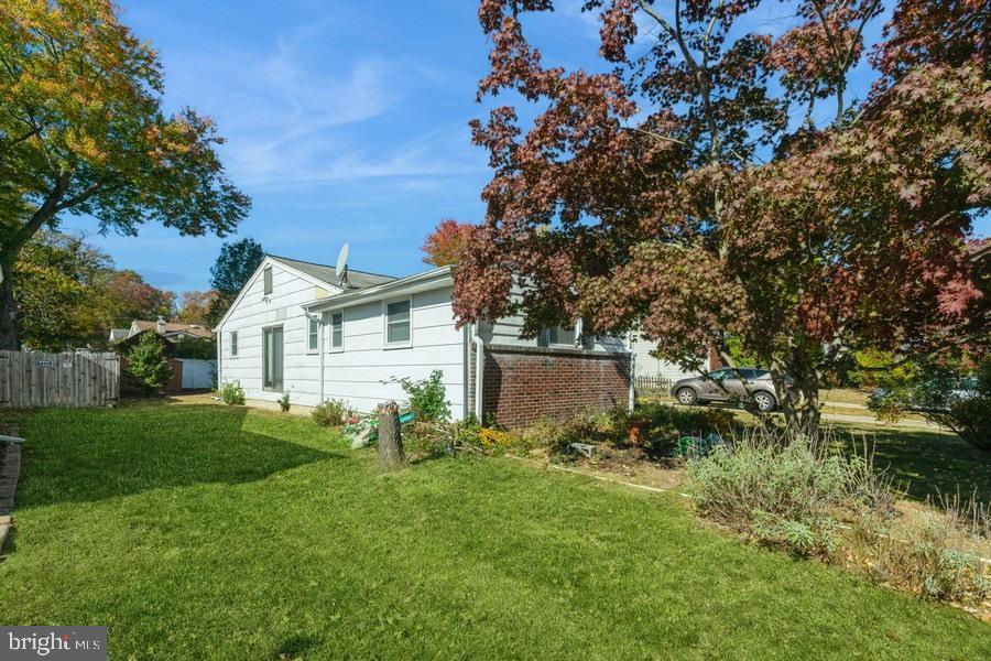 212 3RD AVENUE W