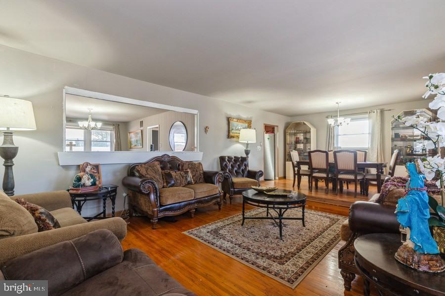 212 3RD AVENUE W