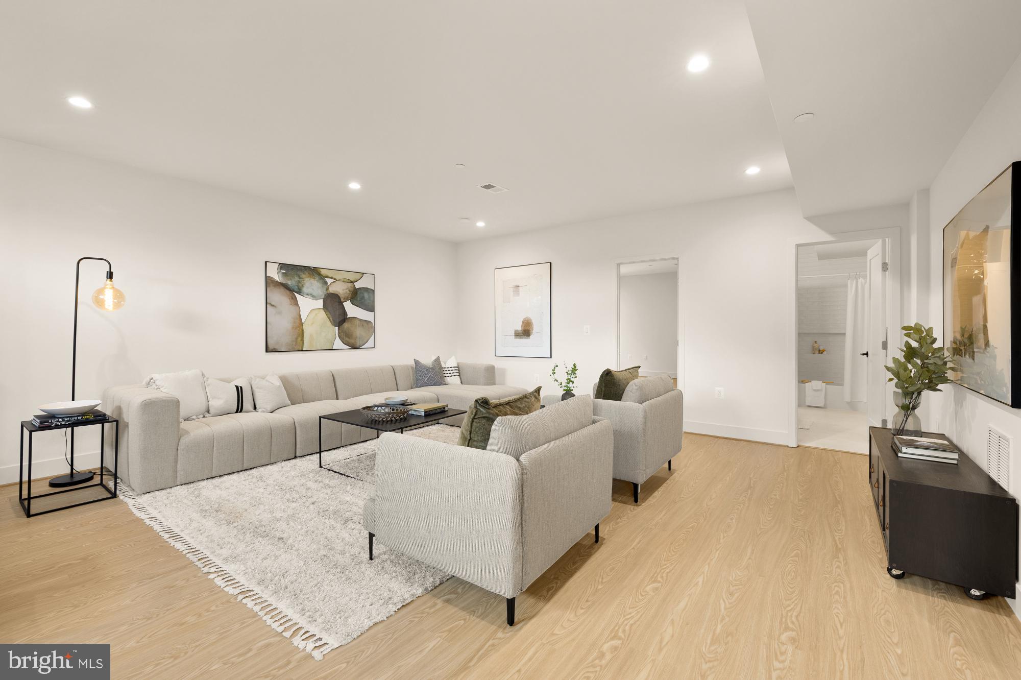 CHEVY CHASE - Residential