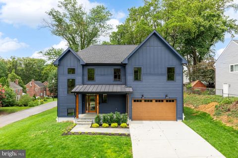 Photo of 2701 Blaine Drive, CHEVY CHASE, MD 20815 (MLS # MDMC2201058)