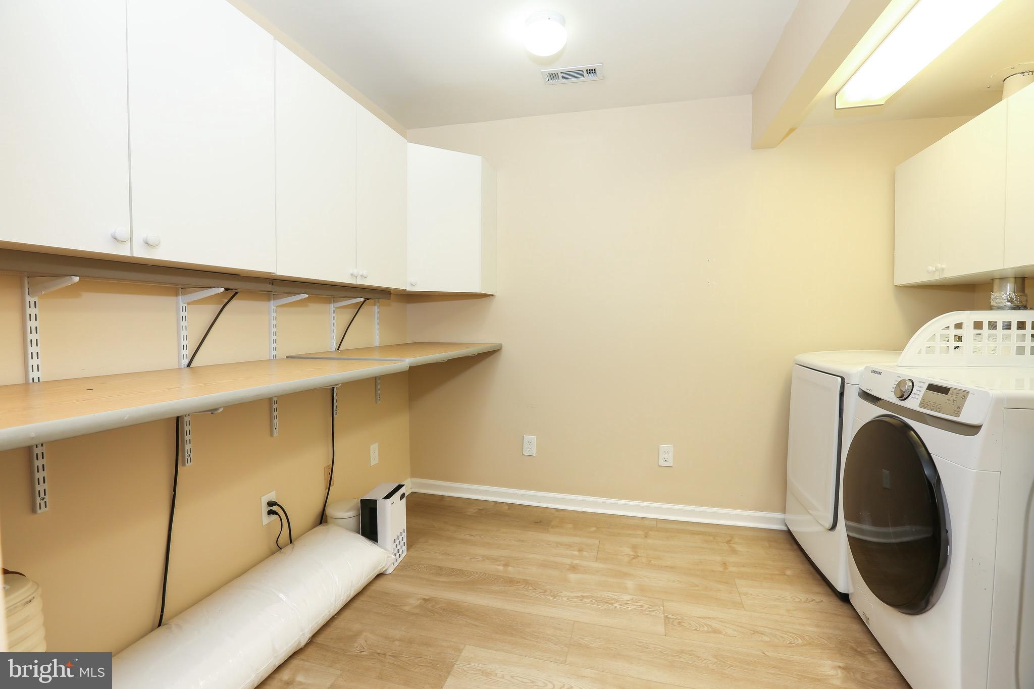 OAK SPRINGS - Residential