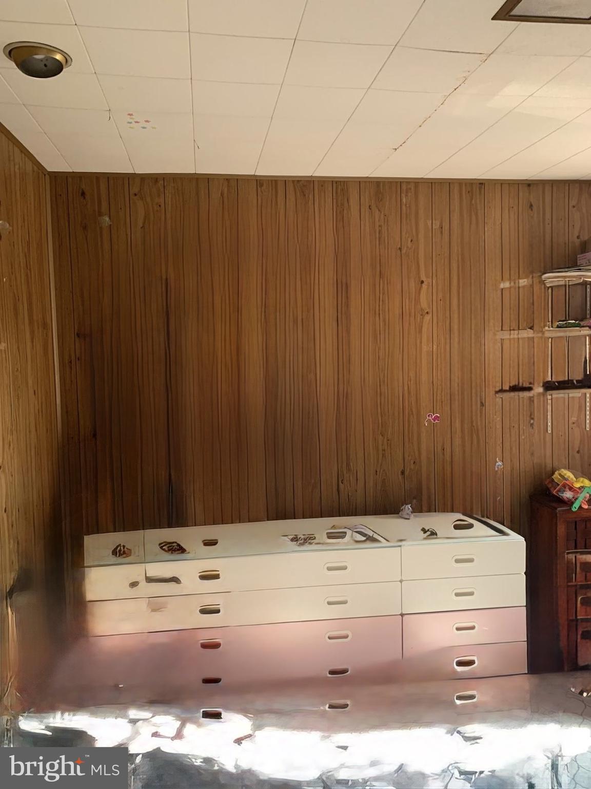 BELMONT VILLAGE - Land