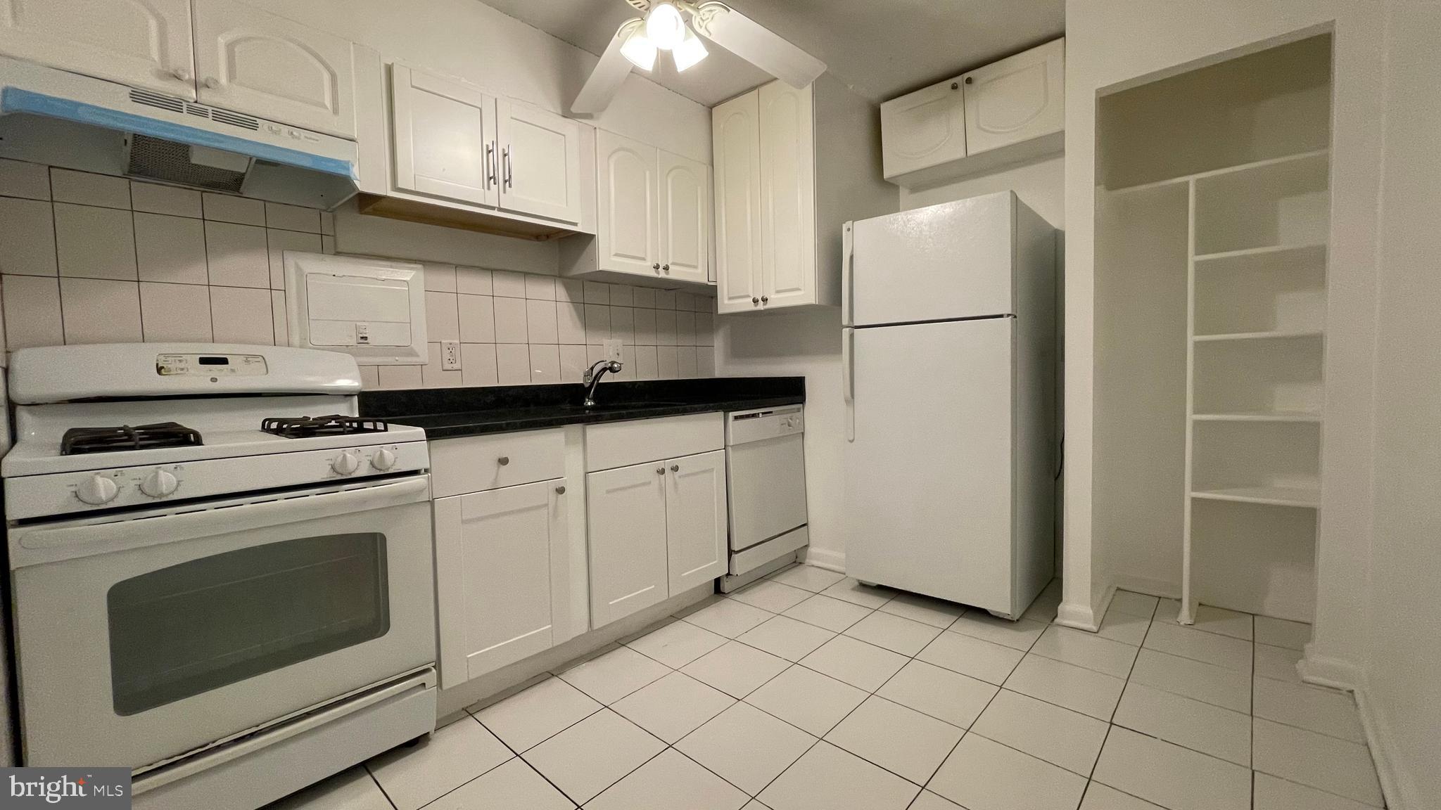 PRESIDENTIAL - Residential Lease