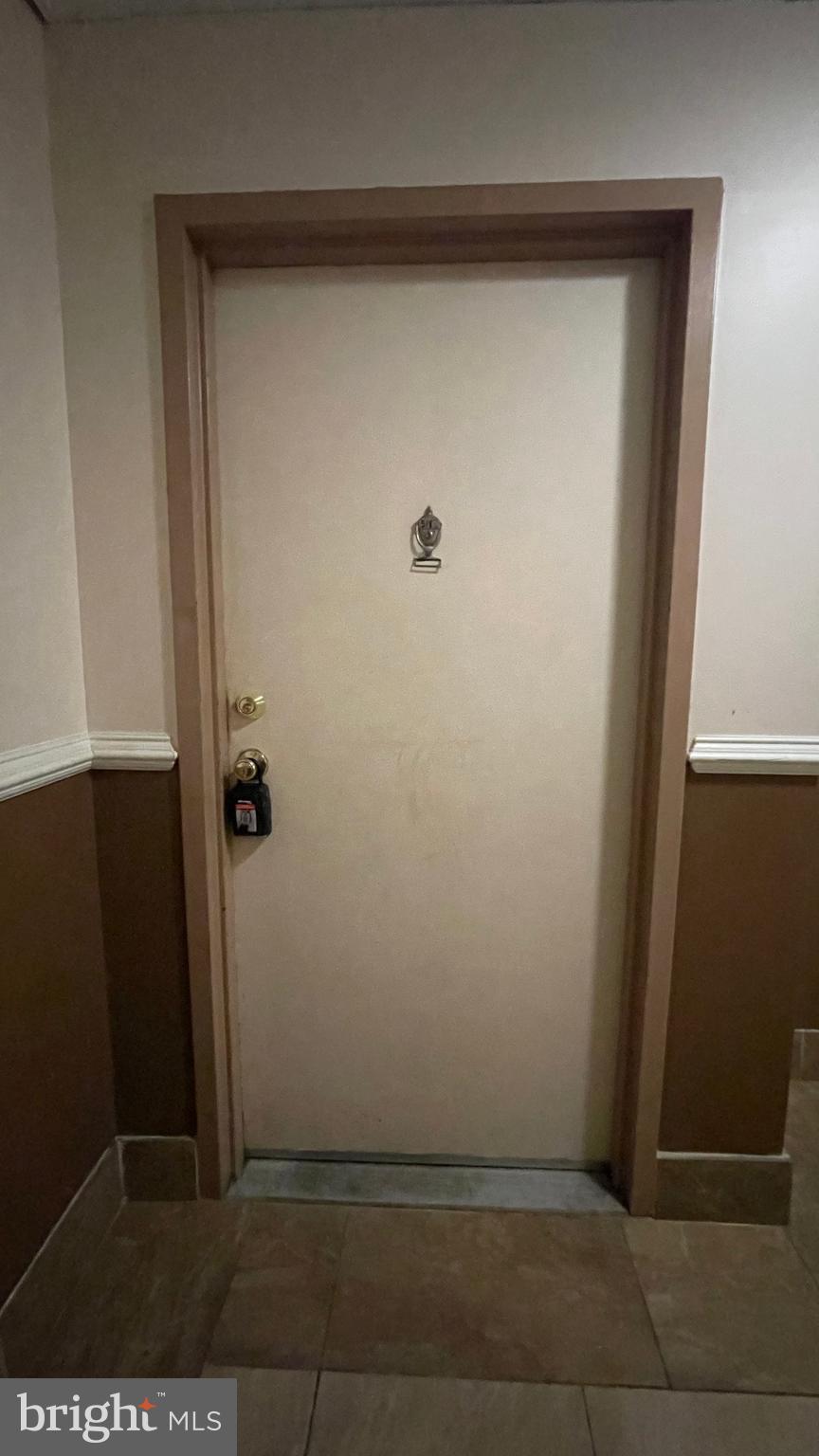 PRESIDENTIAL - Residential Lease