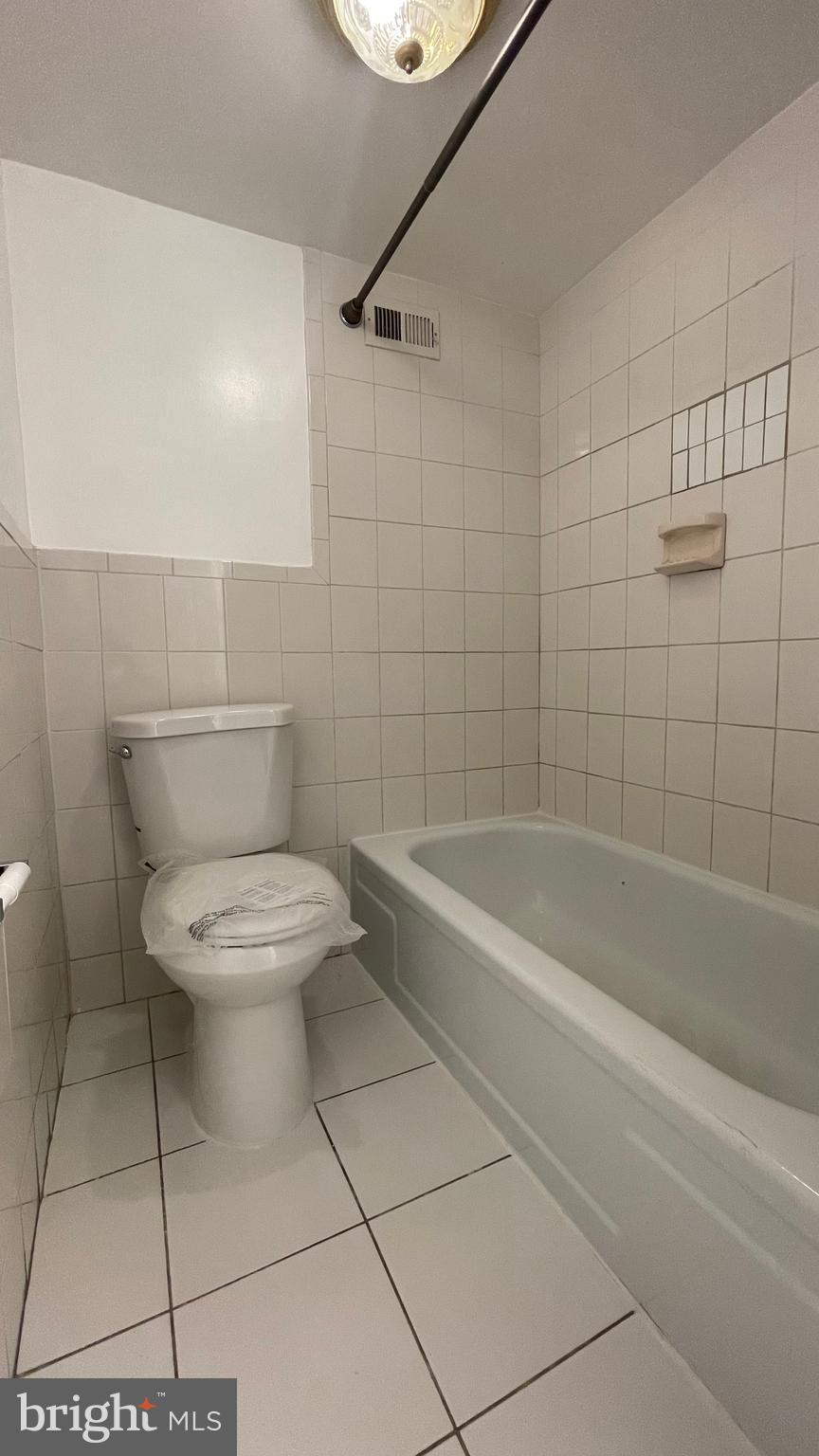 PRESIDENTIAL - Residential Lease