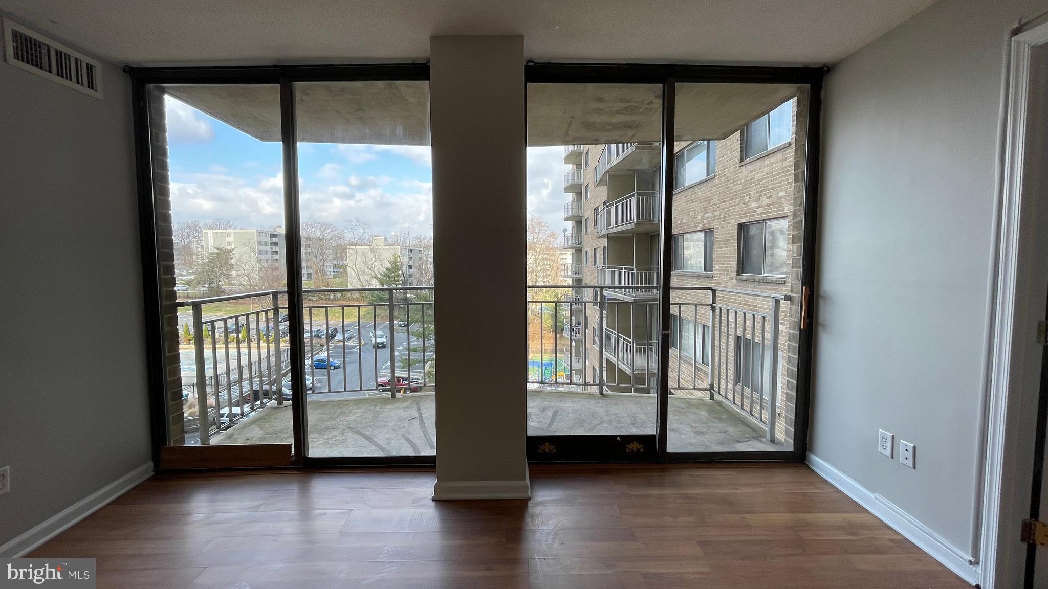 PRESIDENTIAL - Residential Lease