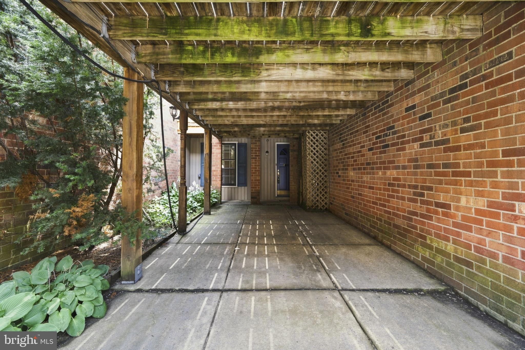 1326 RICHARDS ALLEY