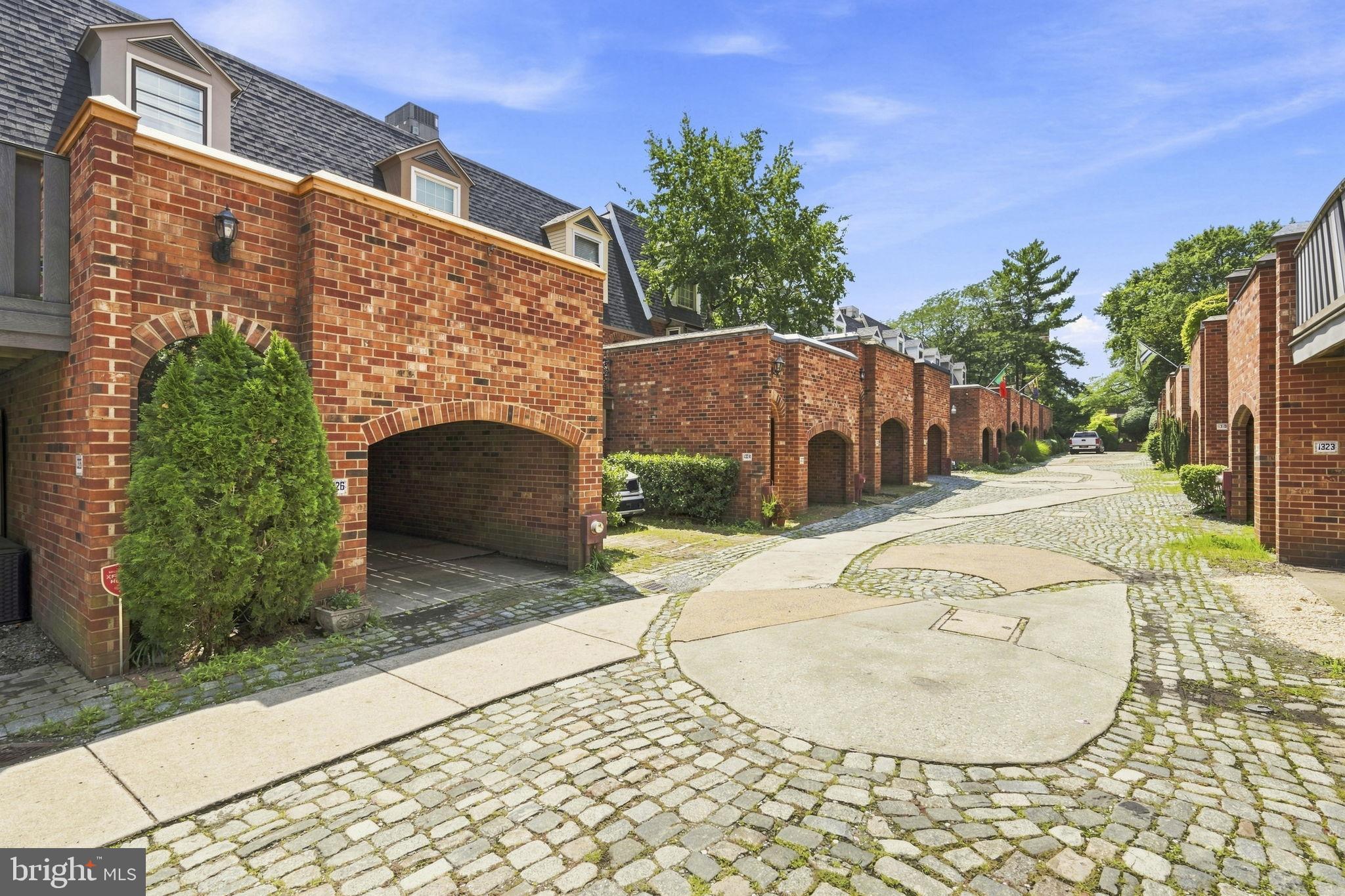 1326 RICHARDS ALLEY