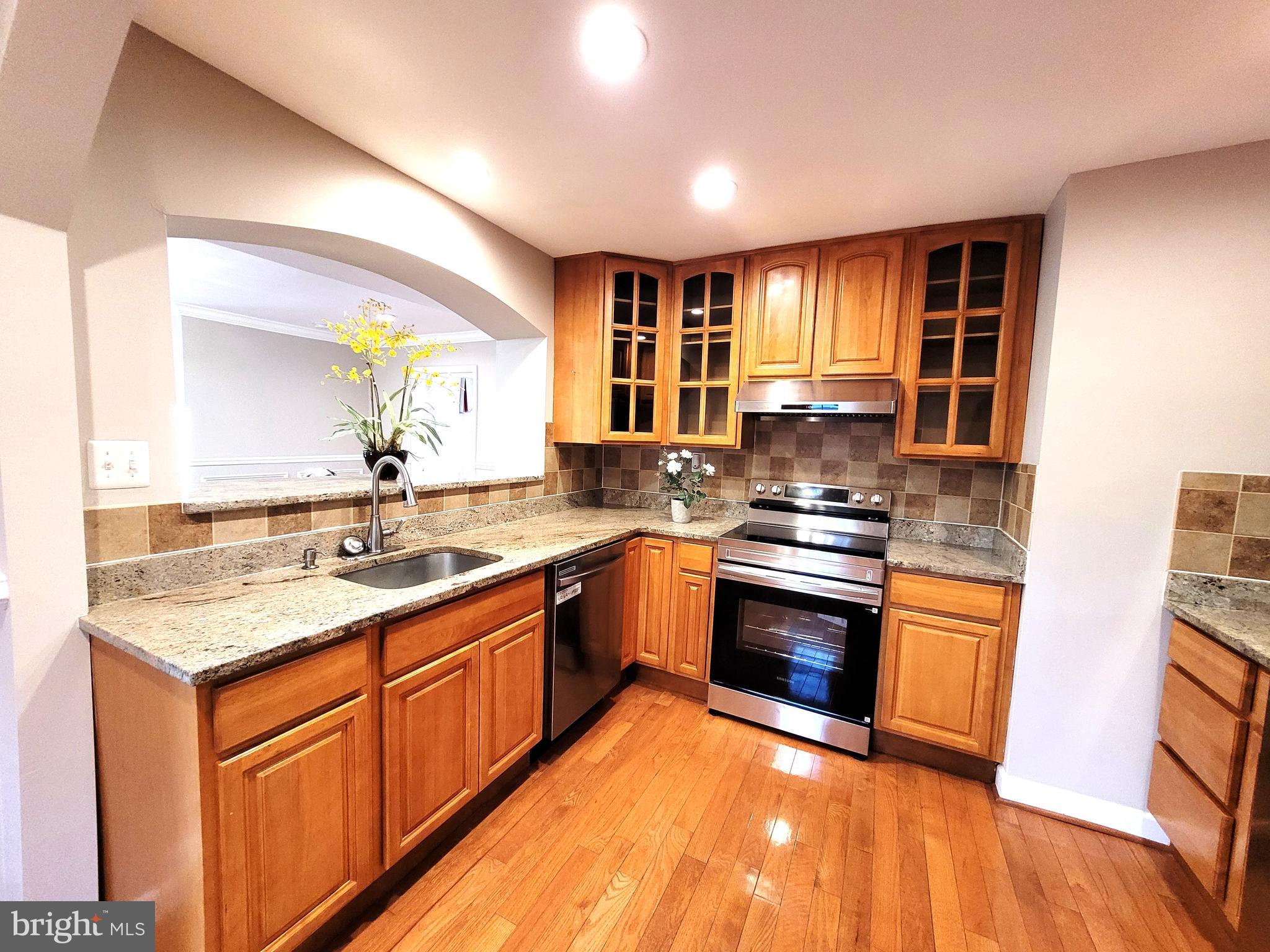 BROYHILL CREST - Residential