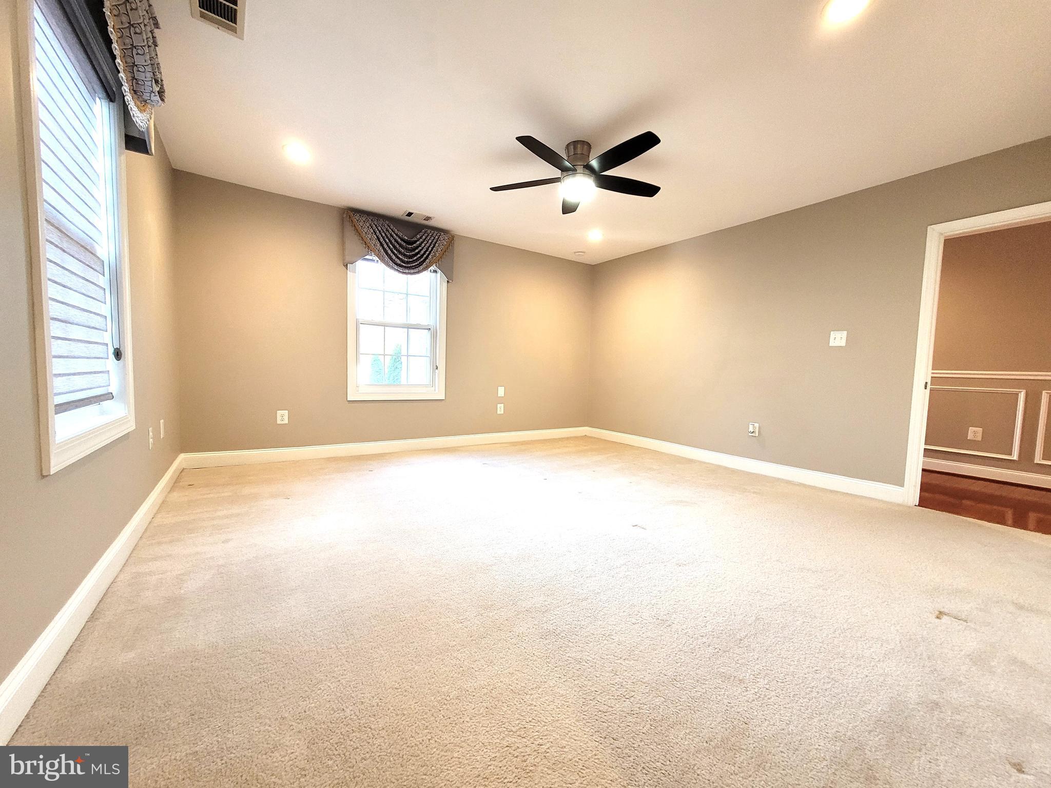 BROYHILL CREST - Residential