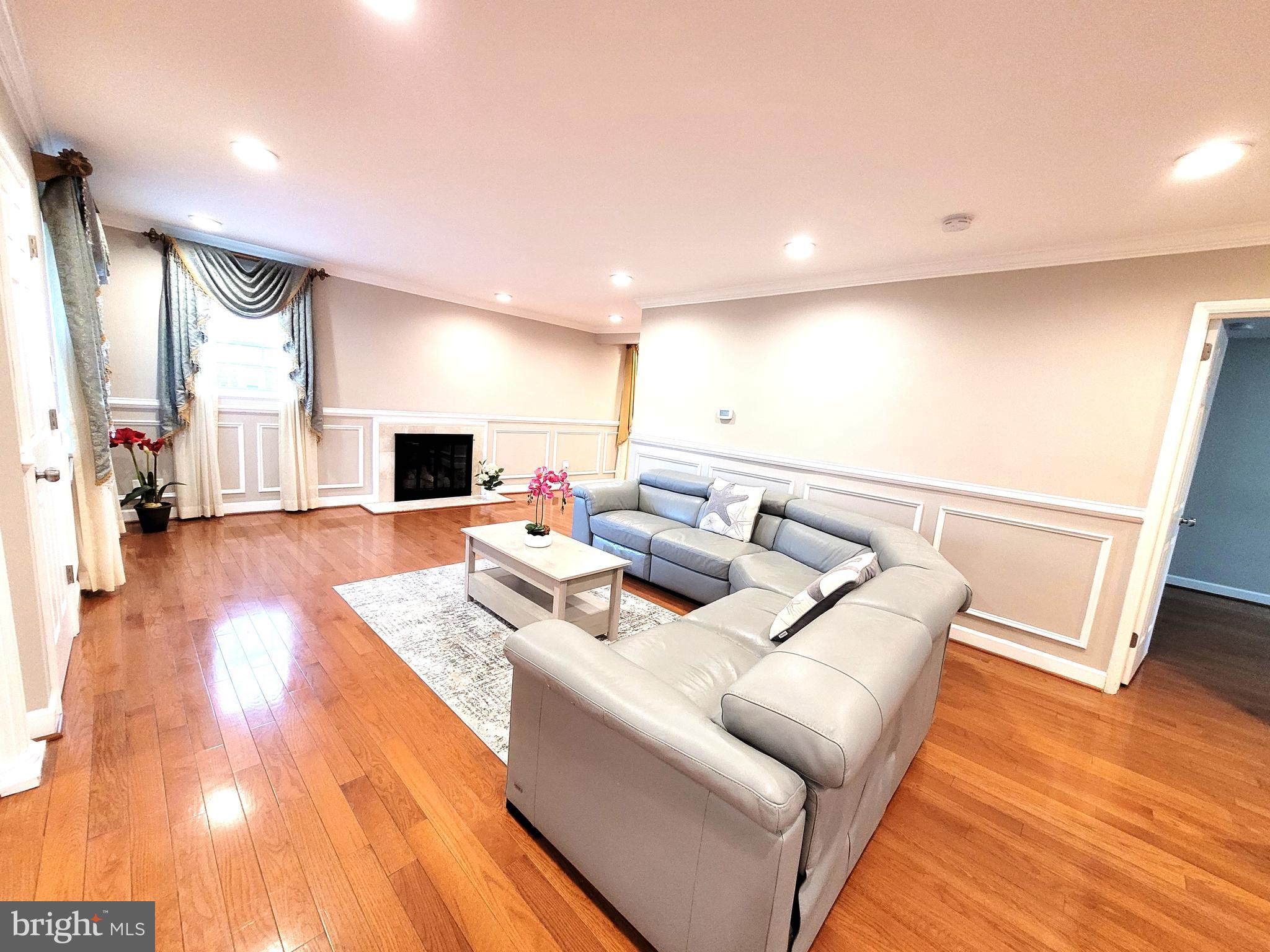 BROYHILL CREST - Residential