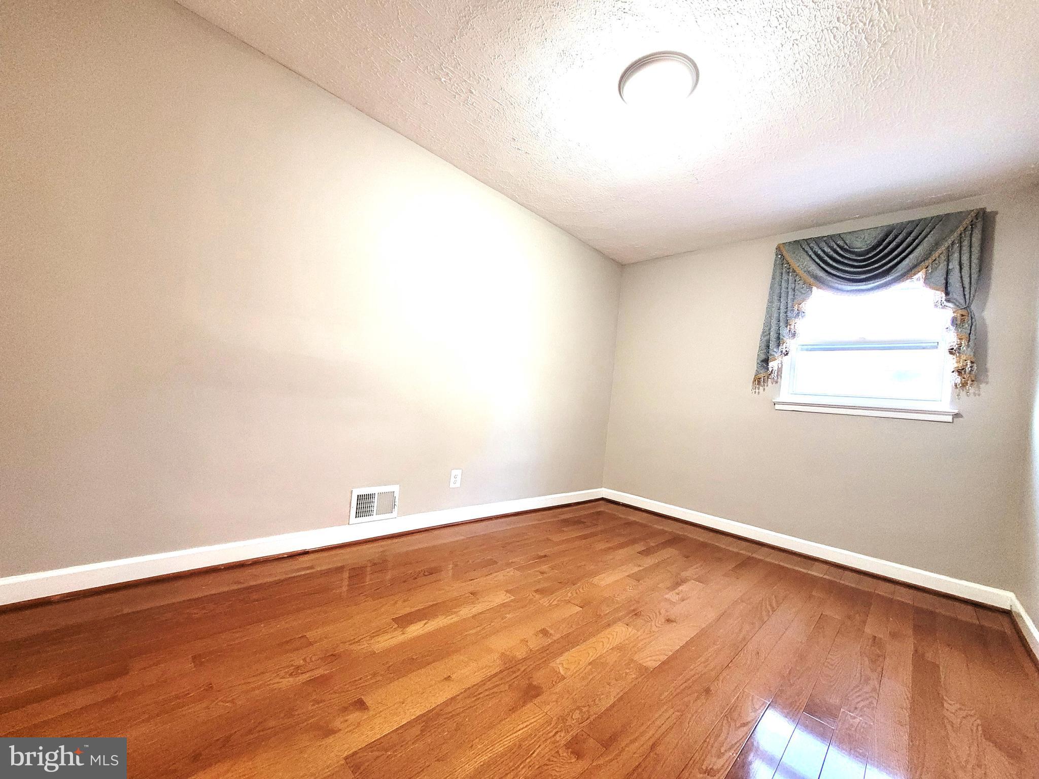 BROYHILL CREST - Residential