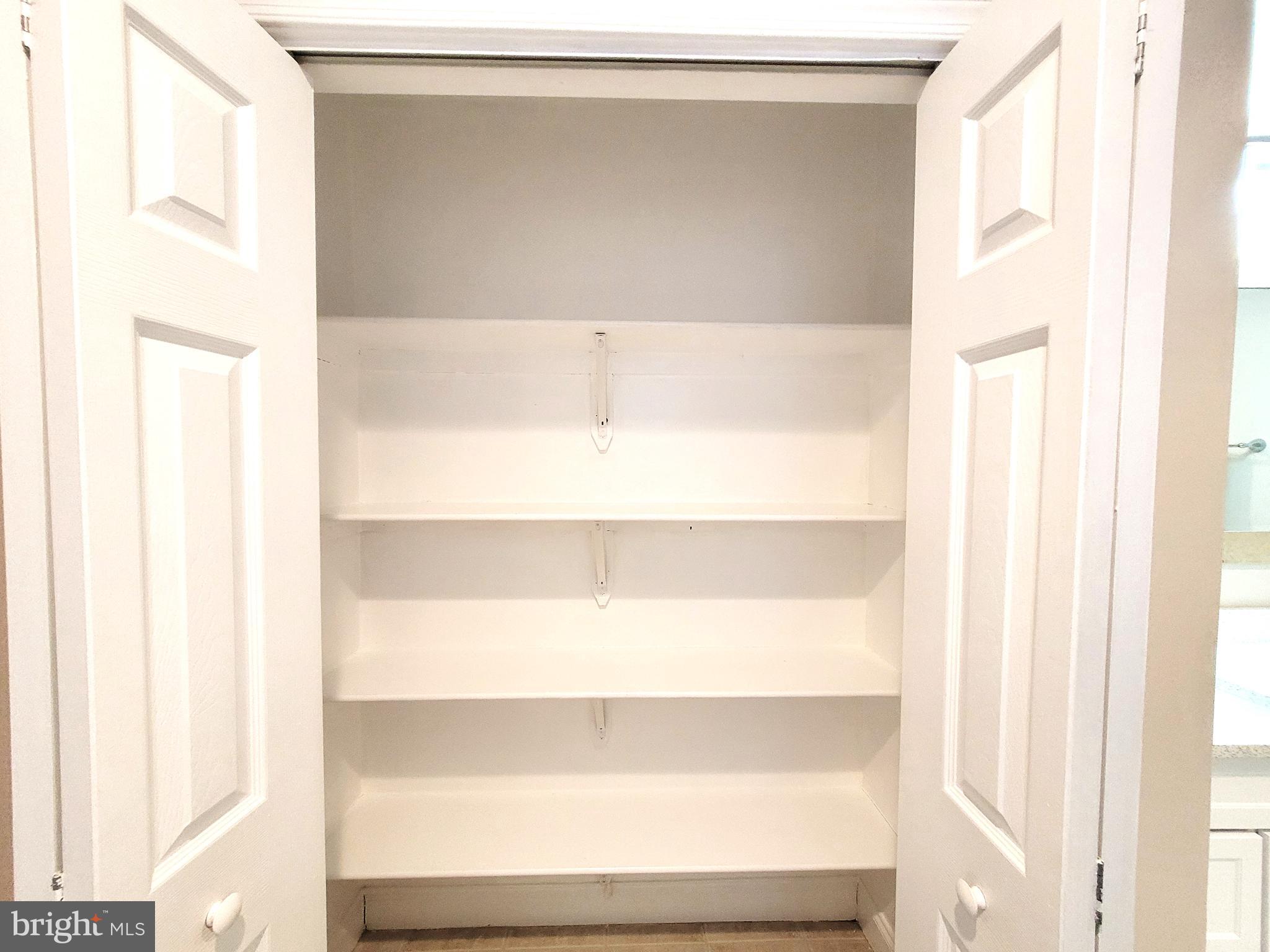 BROYHILL CREST - Residential