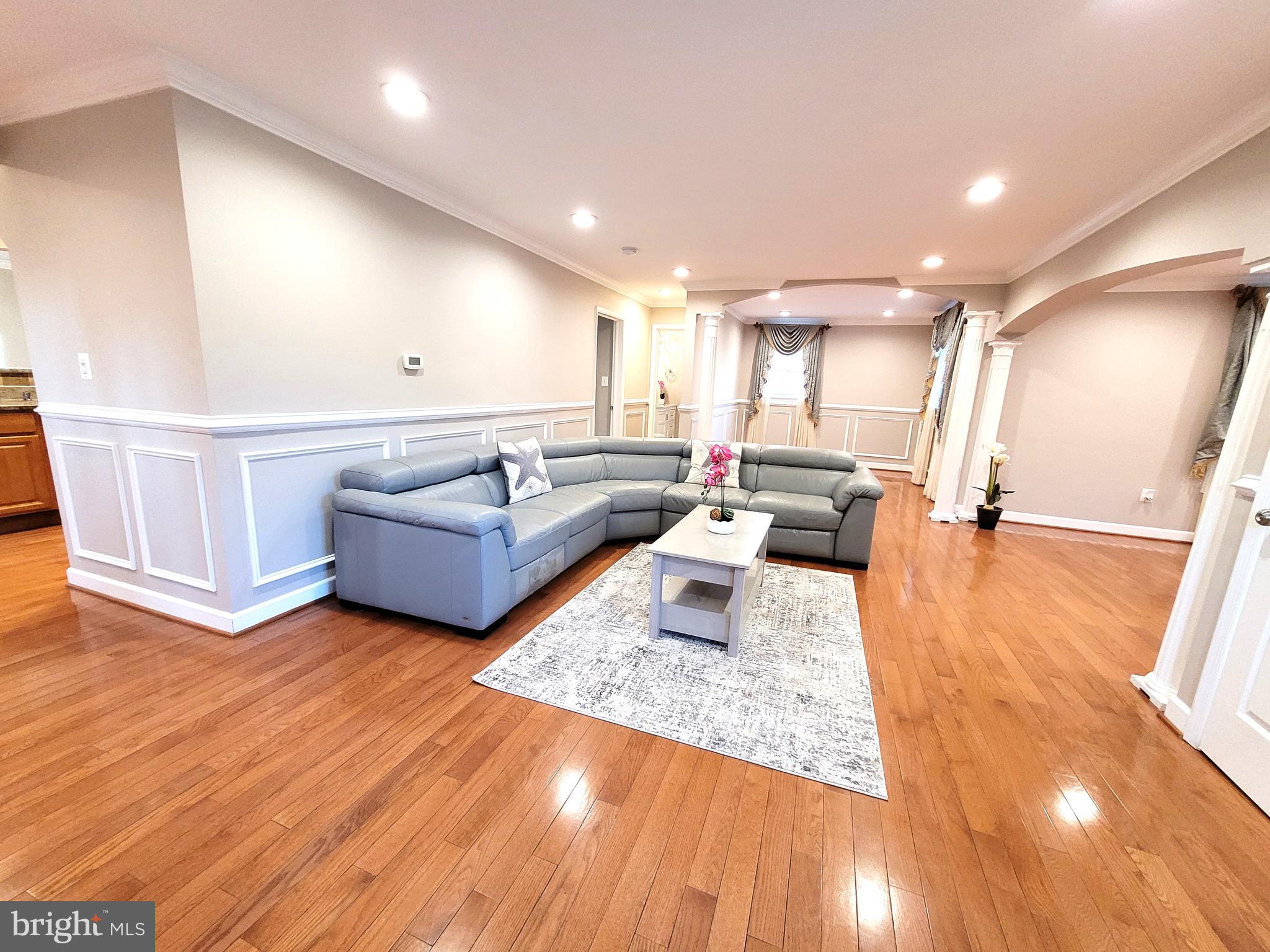 BROYHILL CREST - Residential