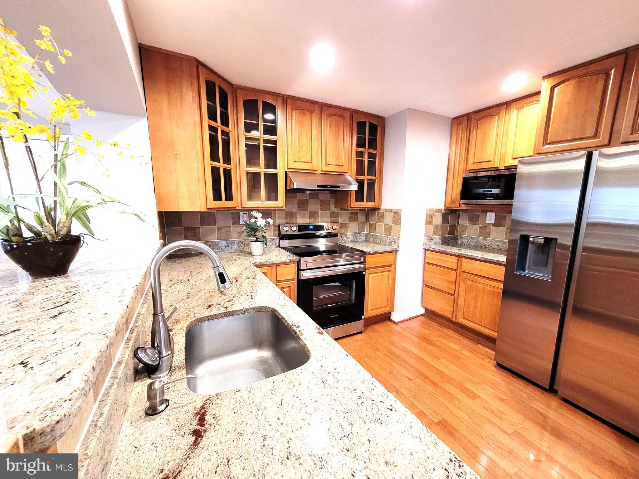 BROYHILL CREST - Residential