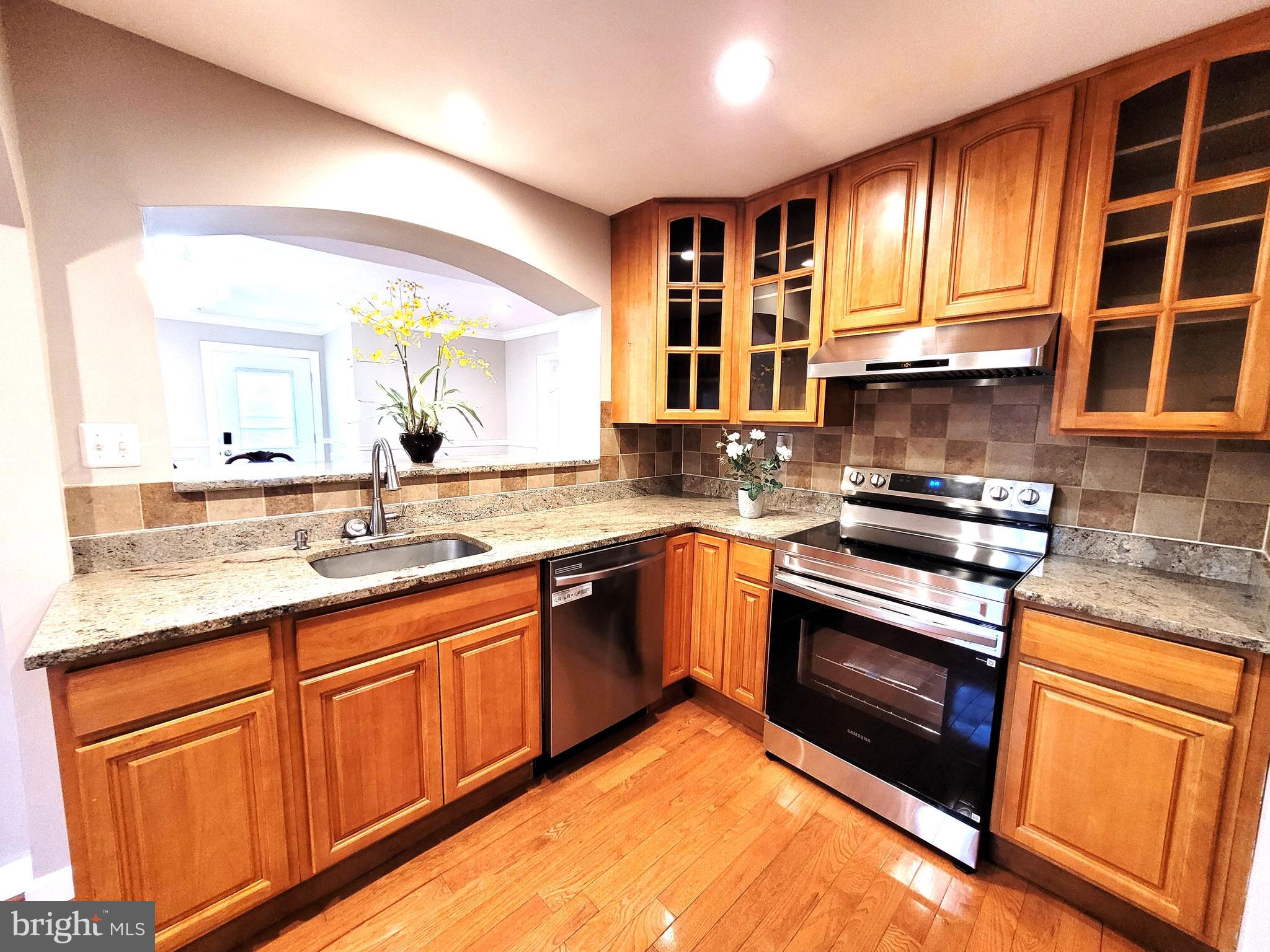 BROYHILL CREST - Residential