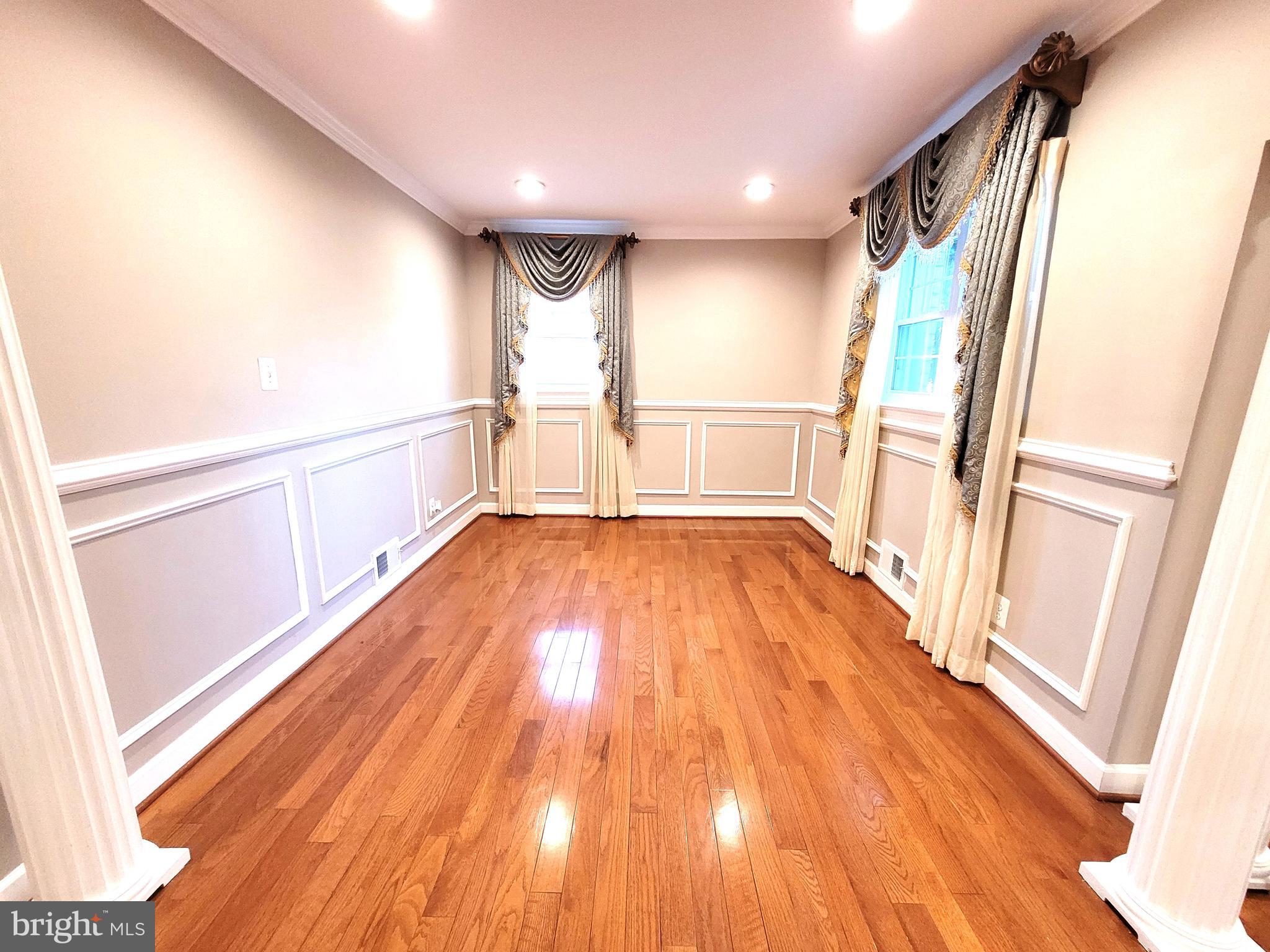 BROYHILL CREST - Residential