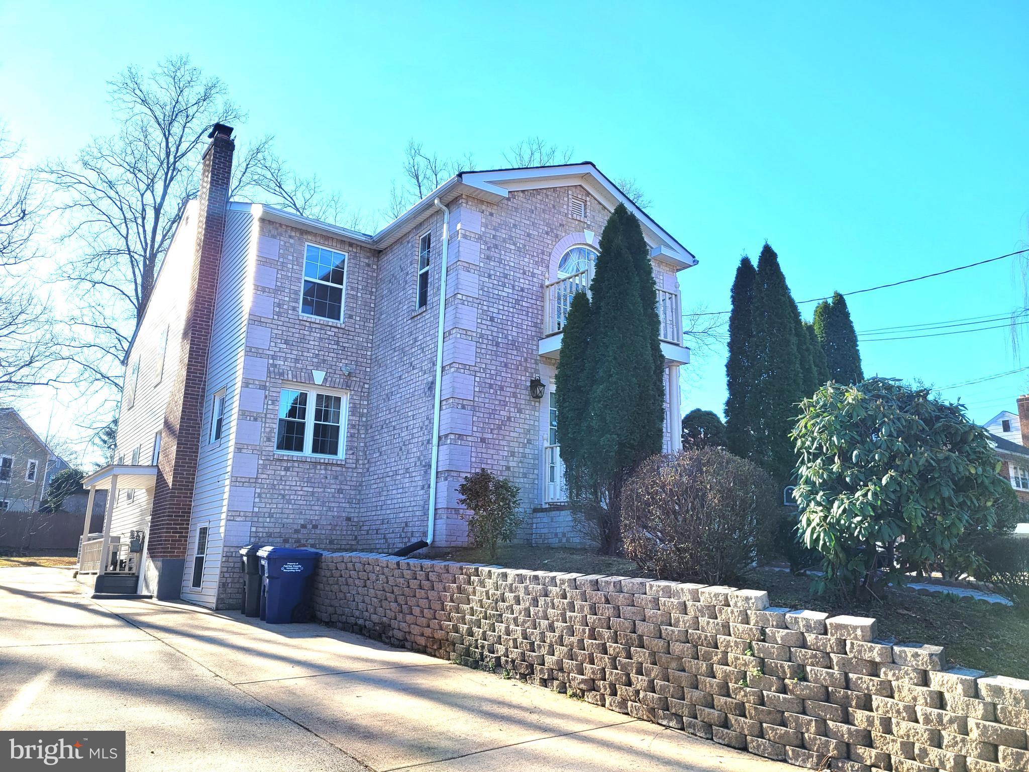 BROYHILL CREST - Residential