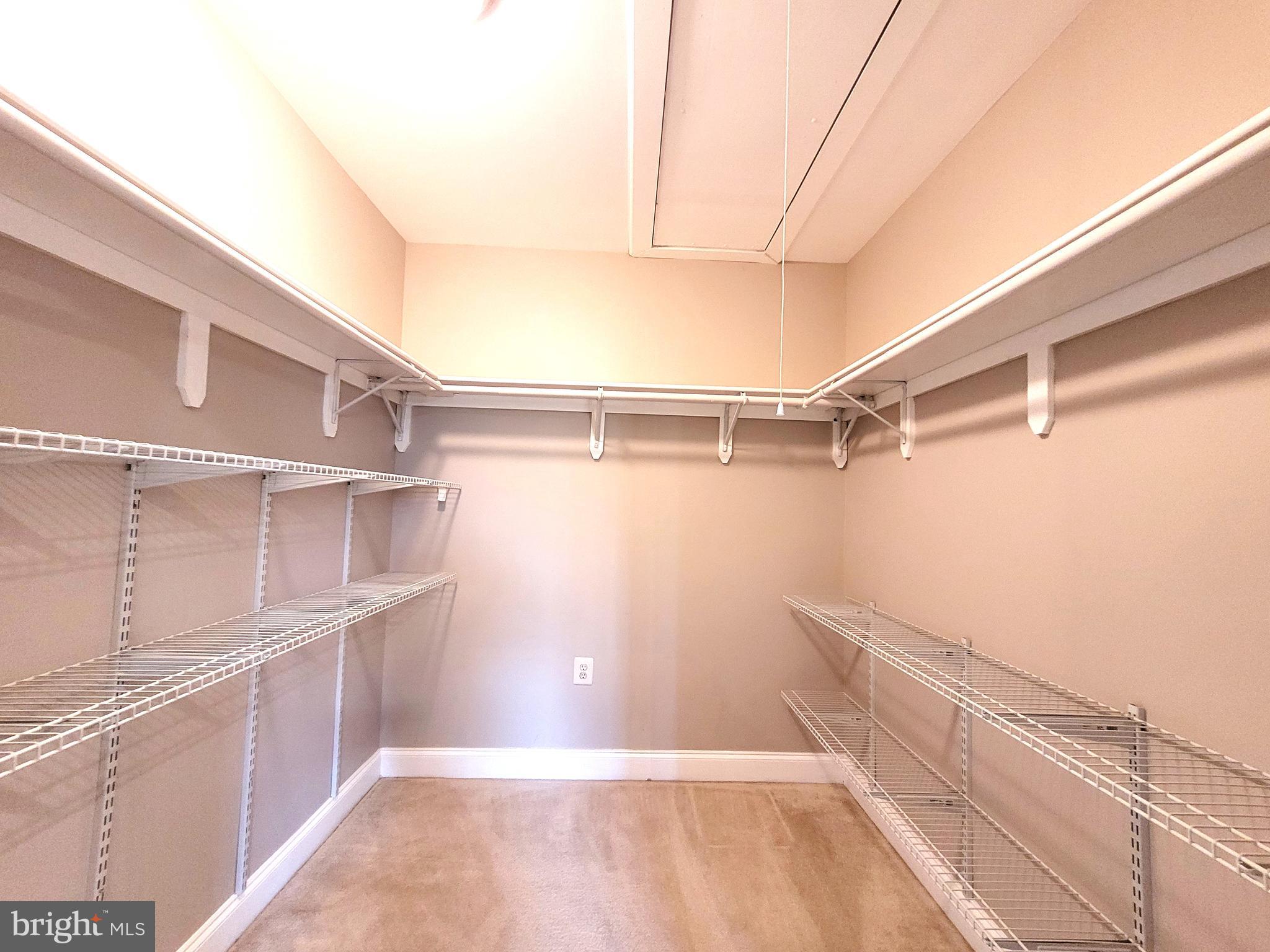 BROYHILL CREST - Residential