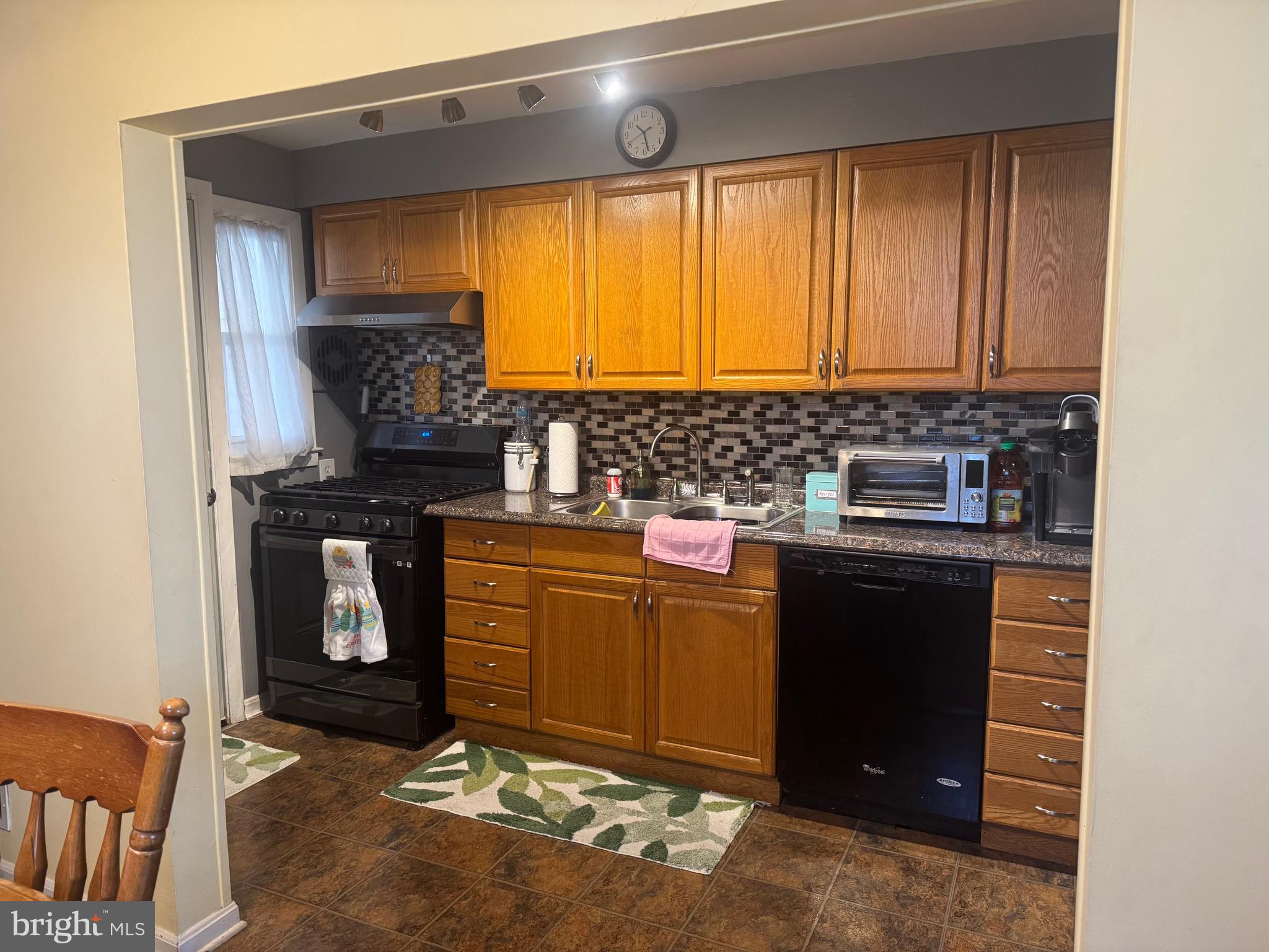 NORTH POINT VILLAGE - Residential