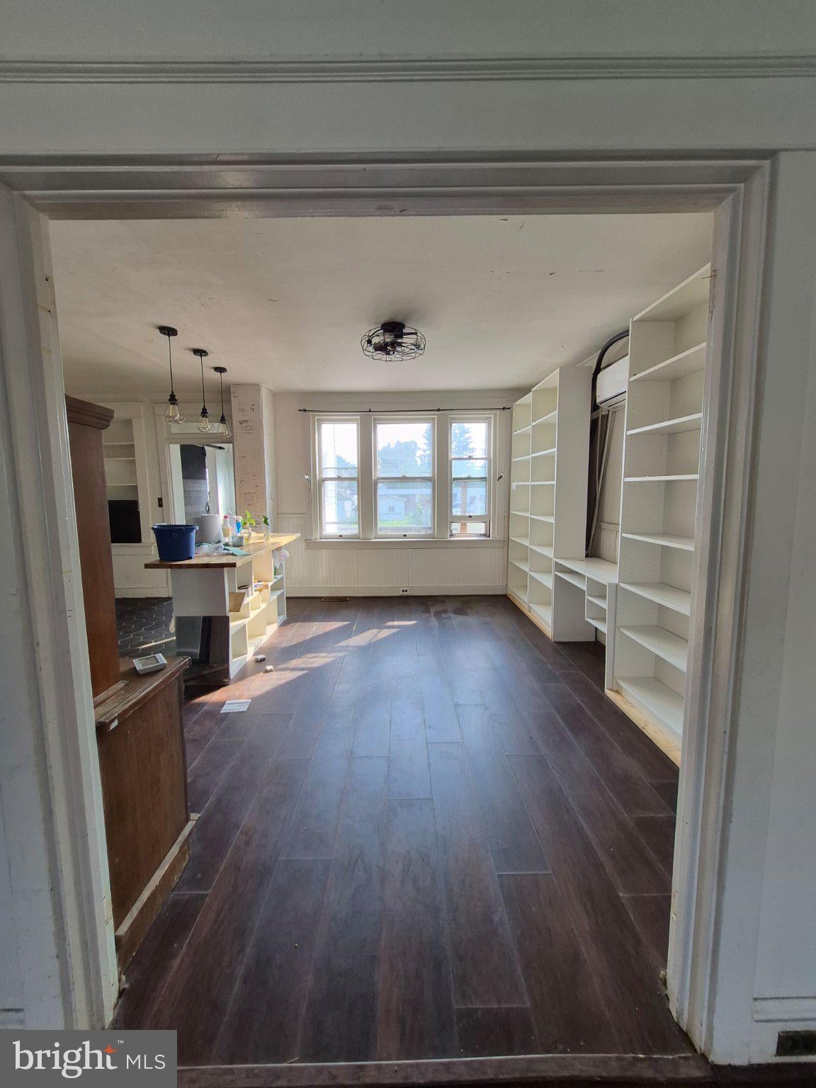37 E WALNUT STREET