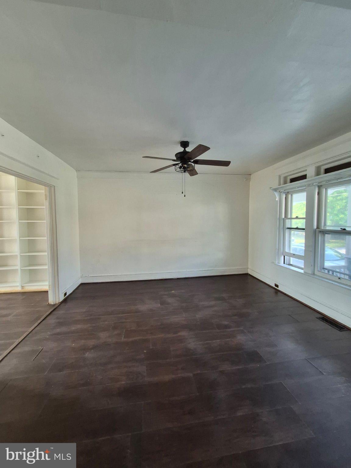 37 E WALNUT STREET